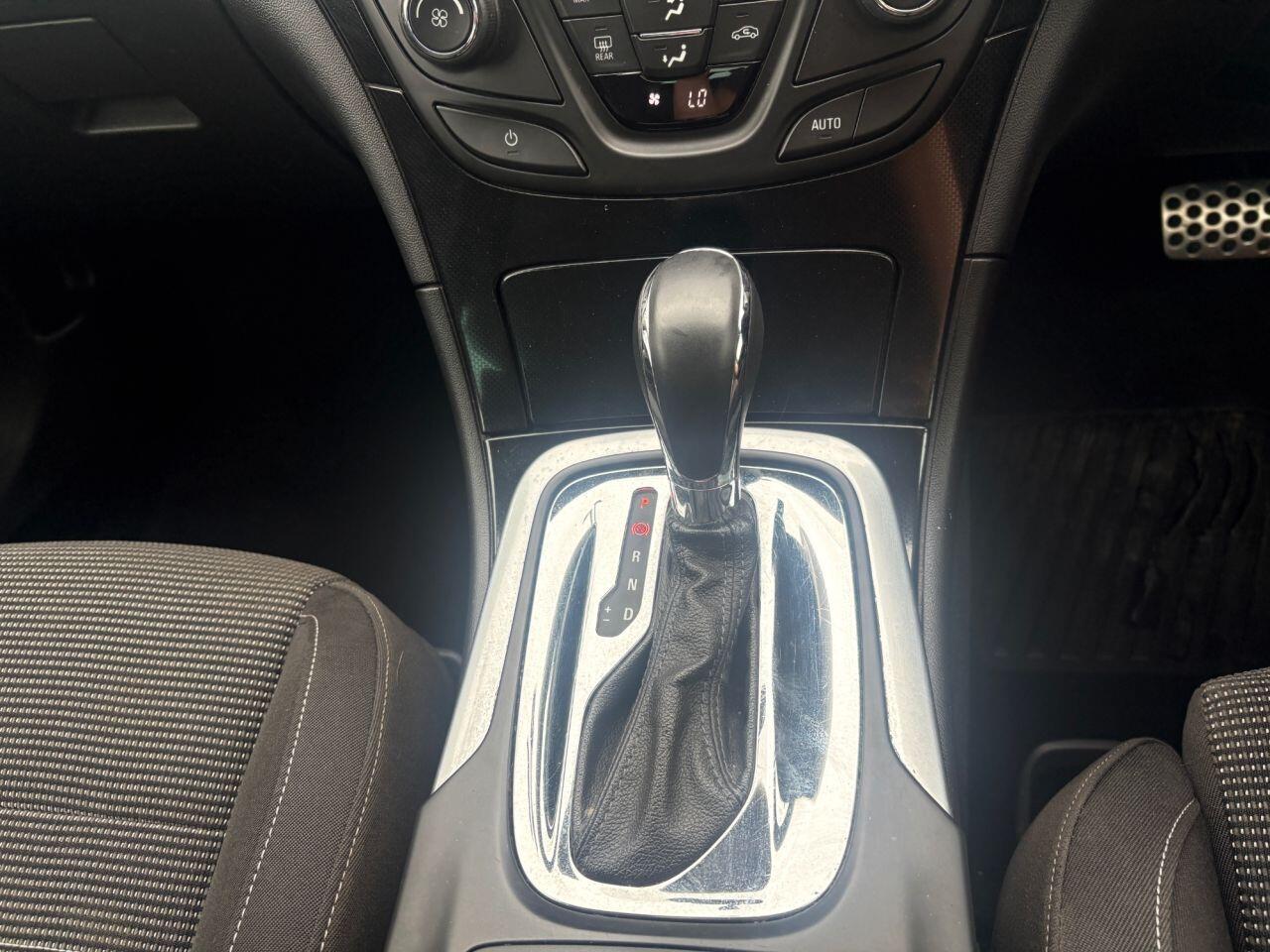 Vauxhall Insignia - Image 9