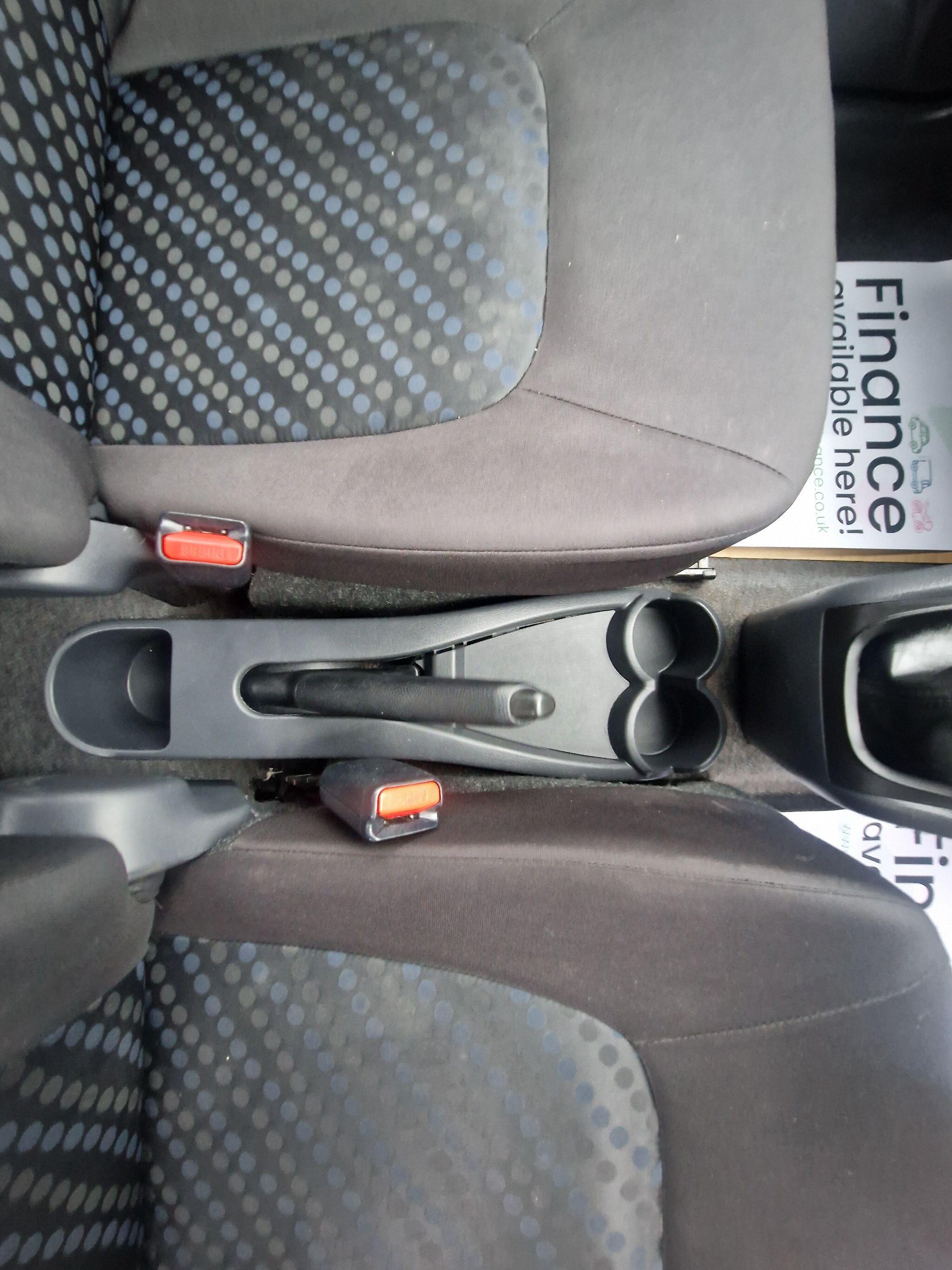 Suzuki Celerio - Image 28