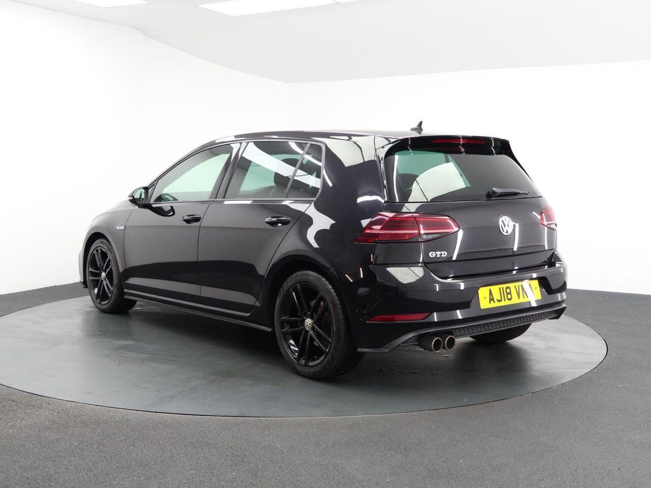 Volkswagen Golf - Image 9