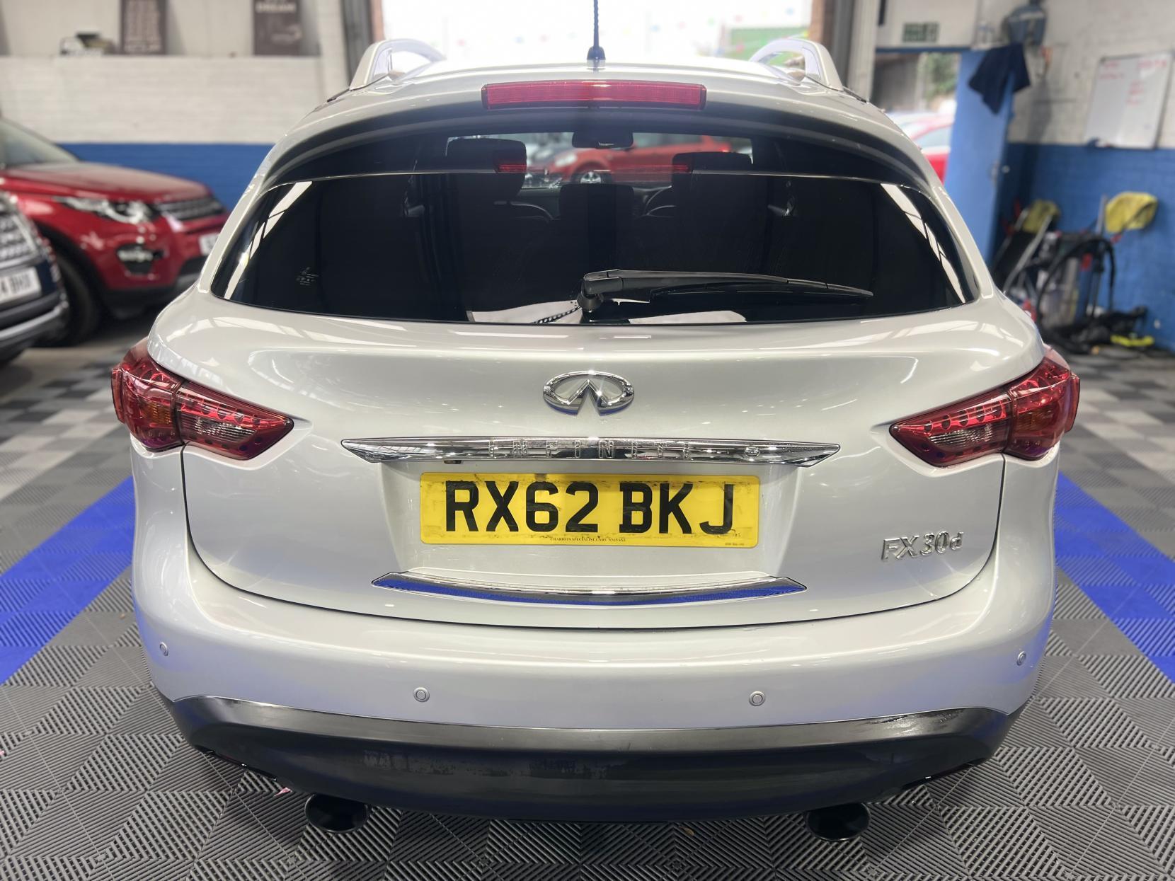 Infiniti FX - Image 5