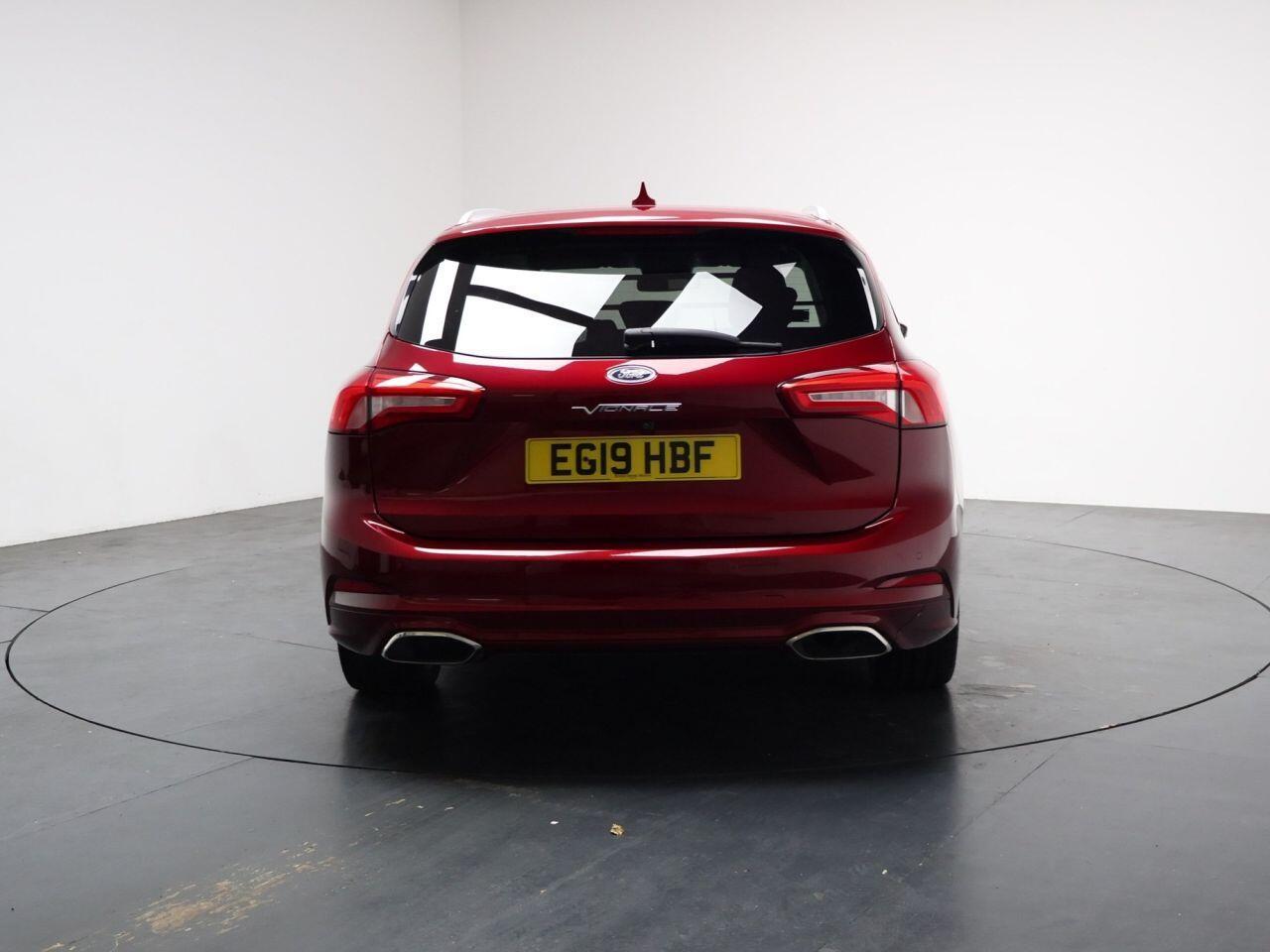 Ford Focus - Image 11