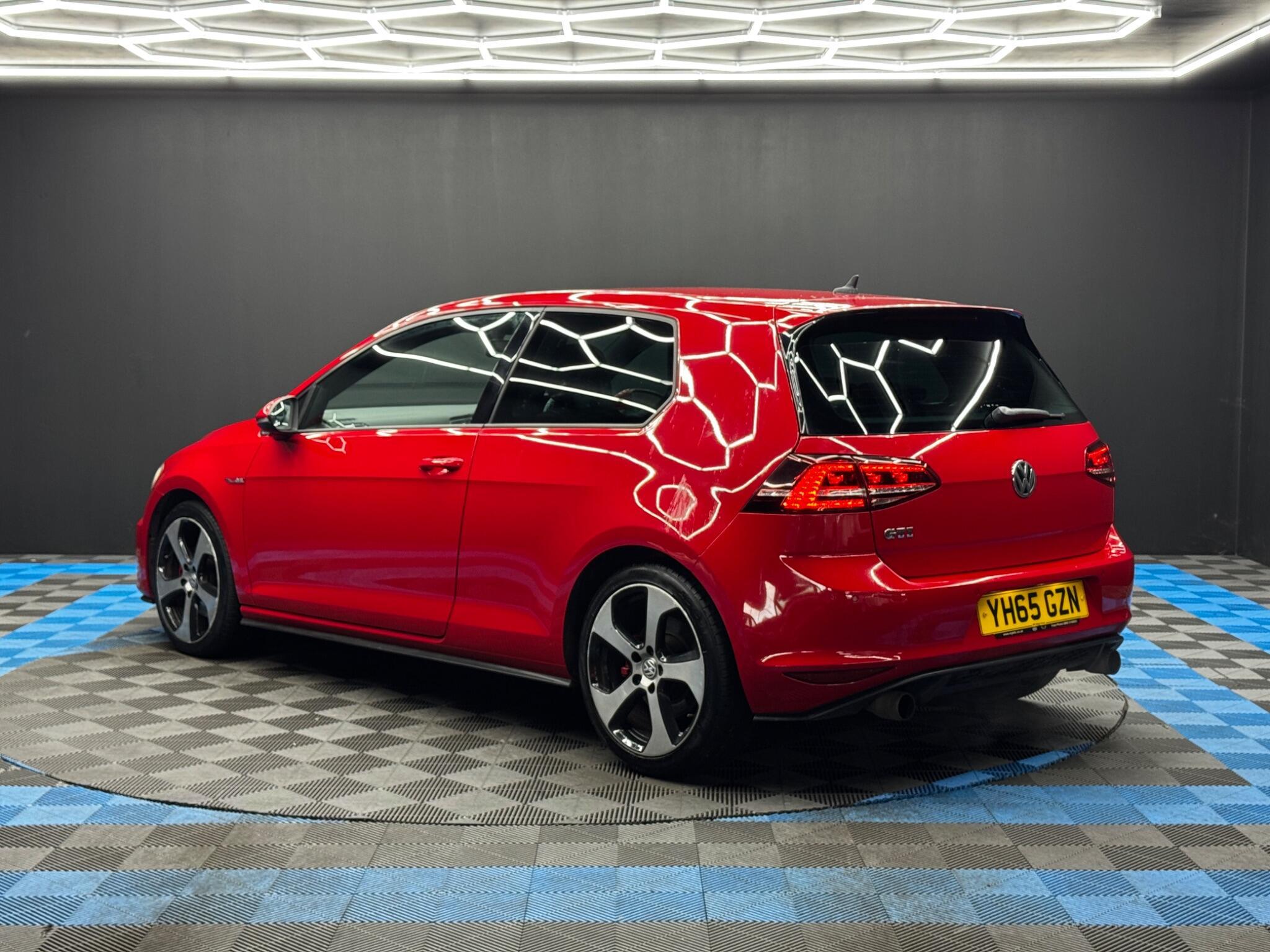 Volkswagen Golf - Image 7