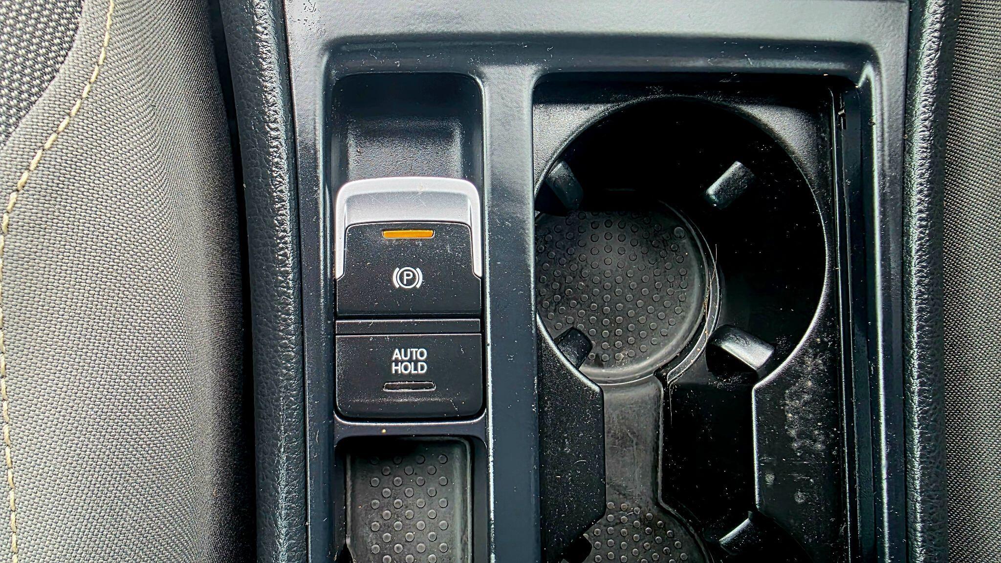 Volkswagen Golf - Image 24