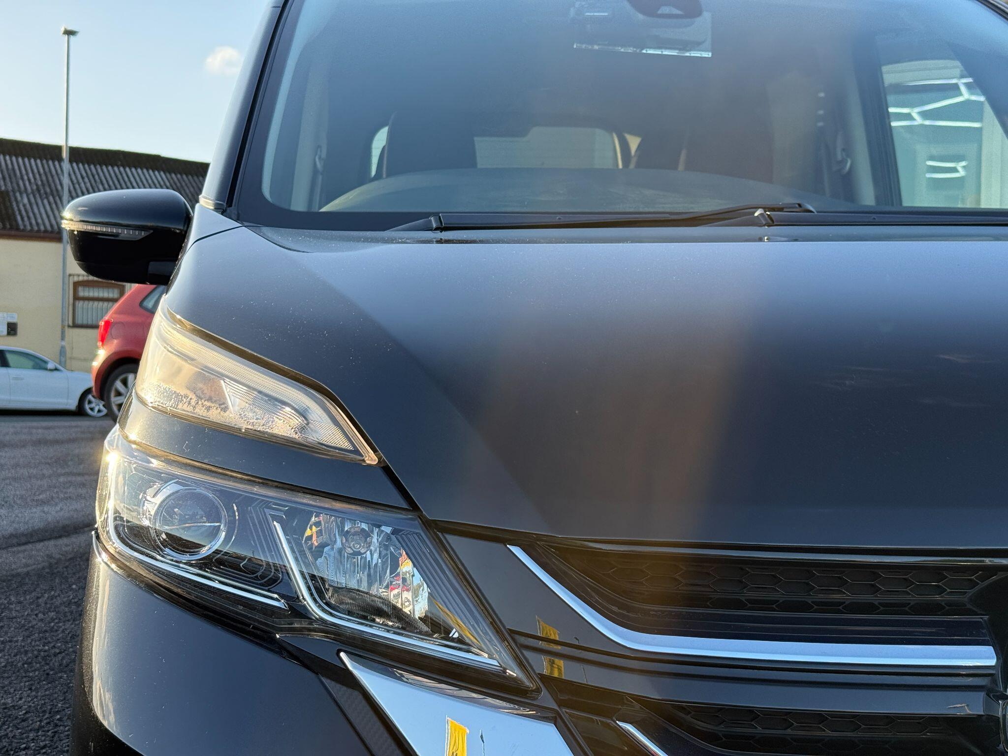 Nissan Serena - Image 12