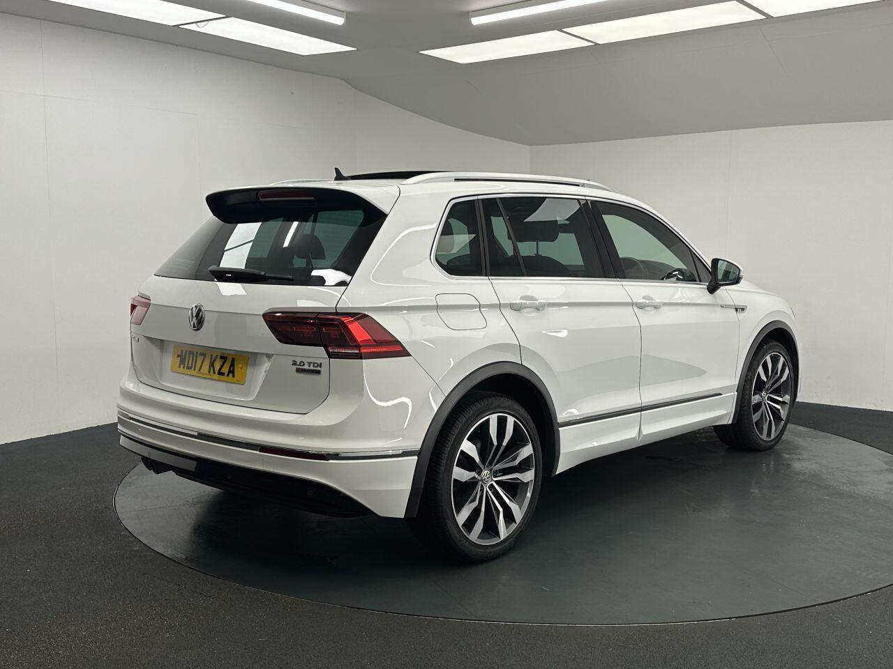 Volkswagen Tiguan - Image 10