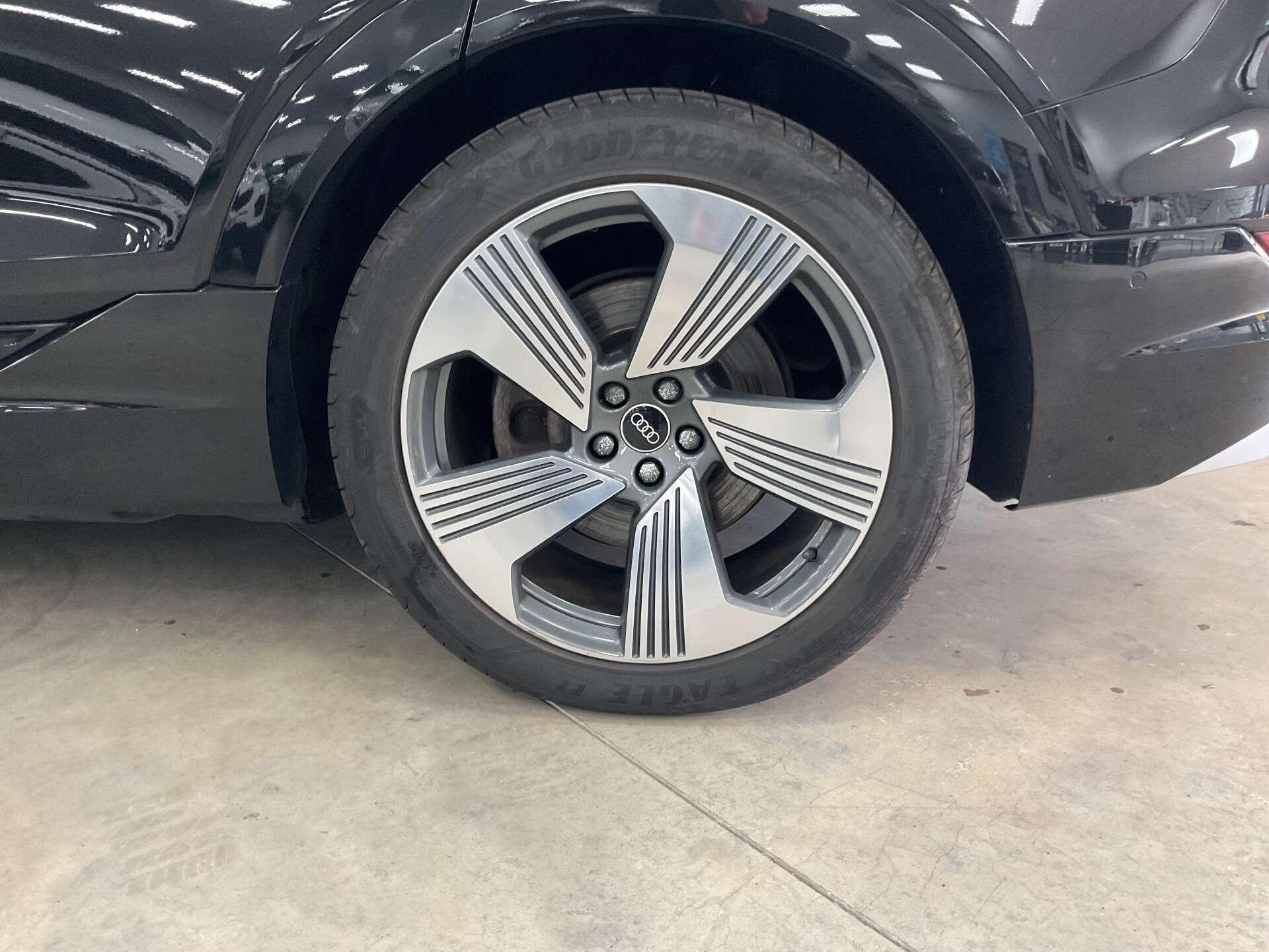 Audi E-Tron - Image 17