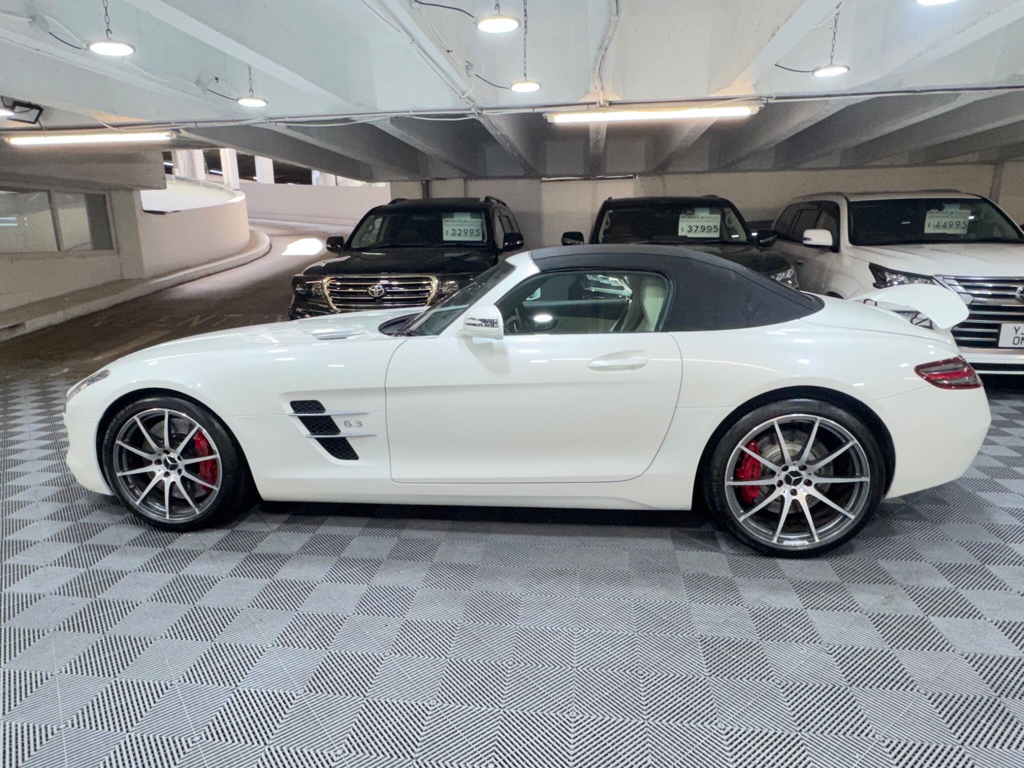 Mercedes SLS - Image 12