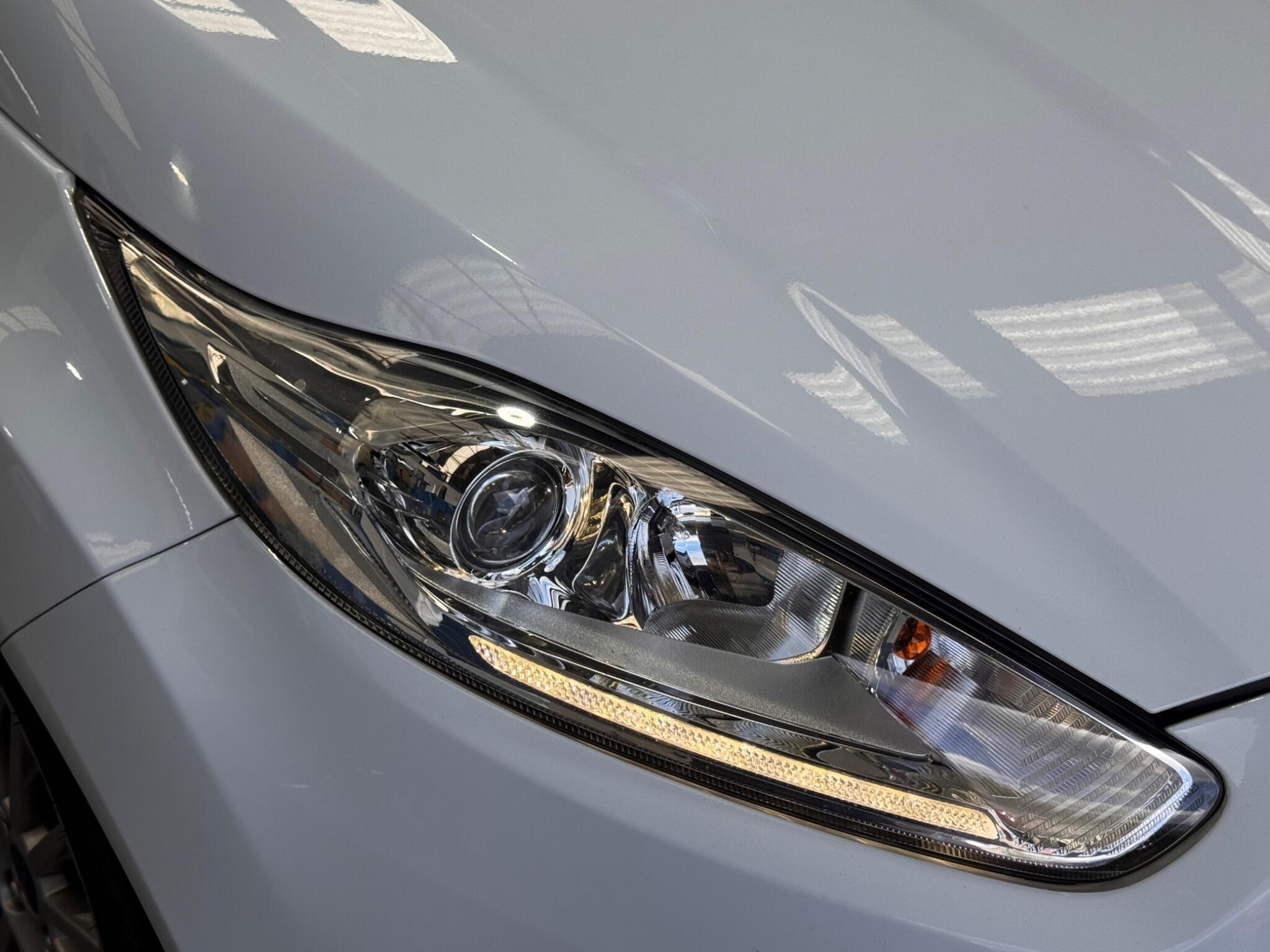 Ford Fiesta - Image 9