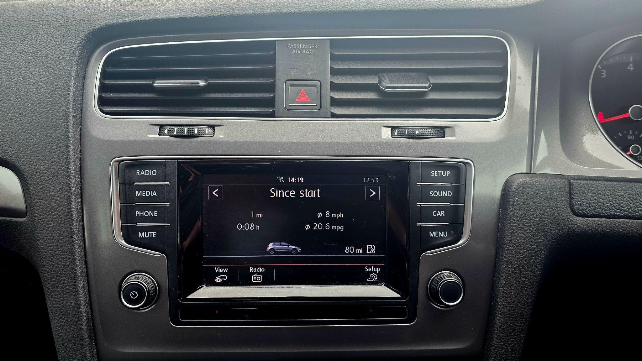 Volkswagen Golf - Image 27