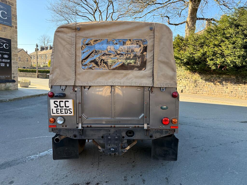 Land Rover Defender 110 - Image 15