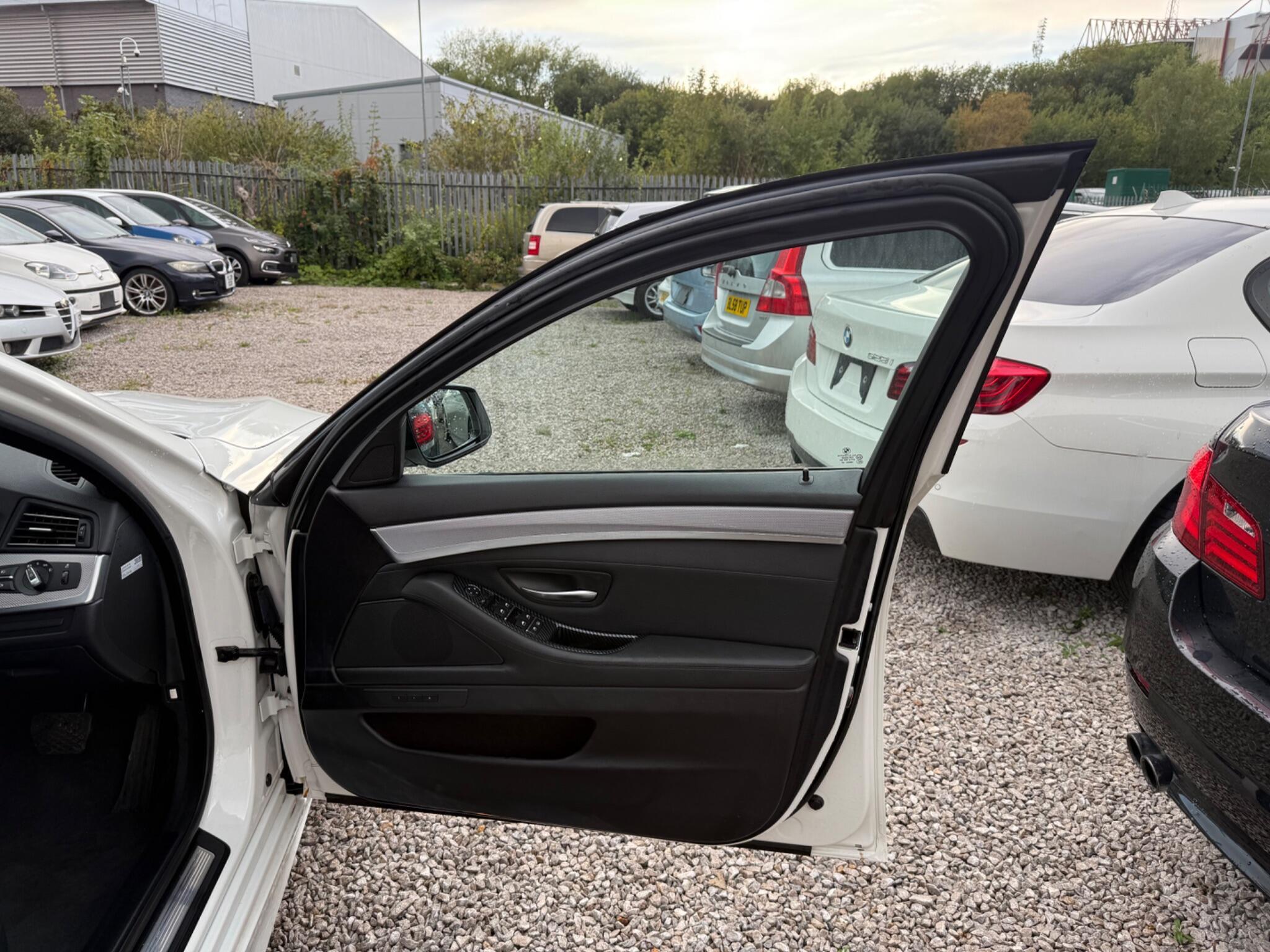 BMW 5 Series - Image 16