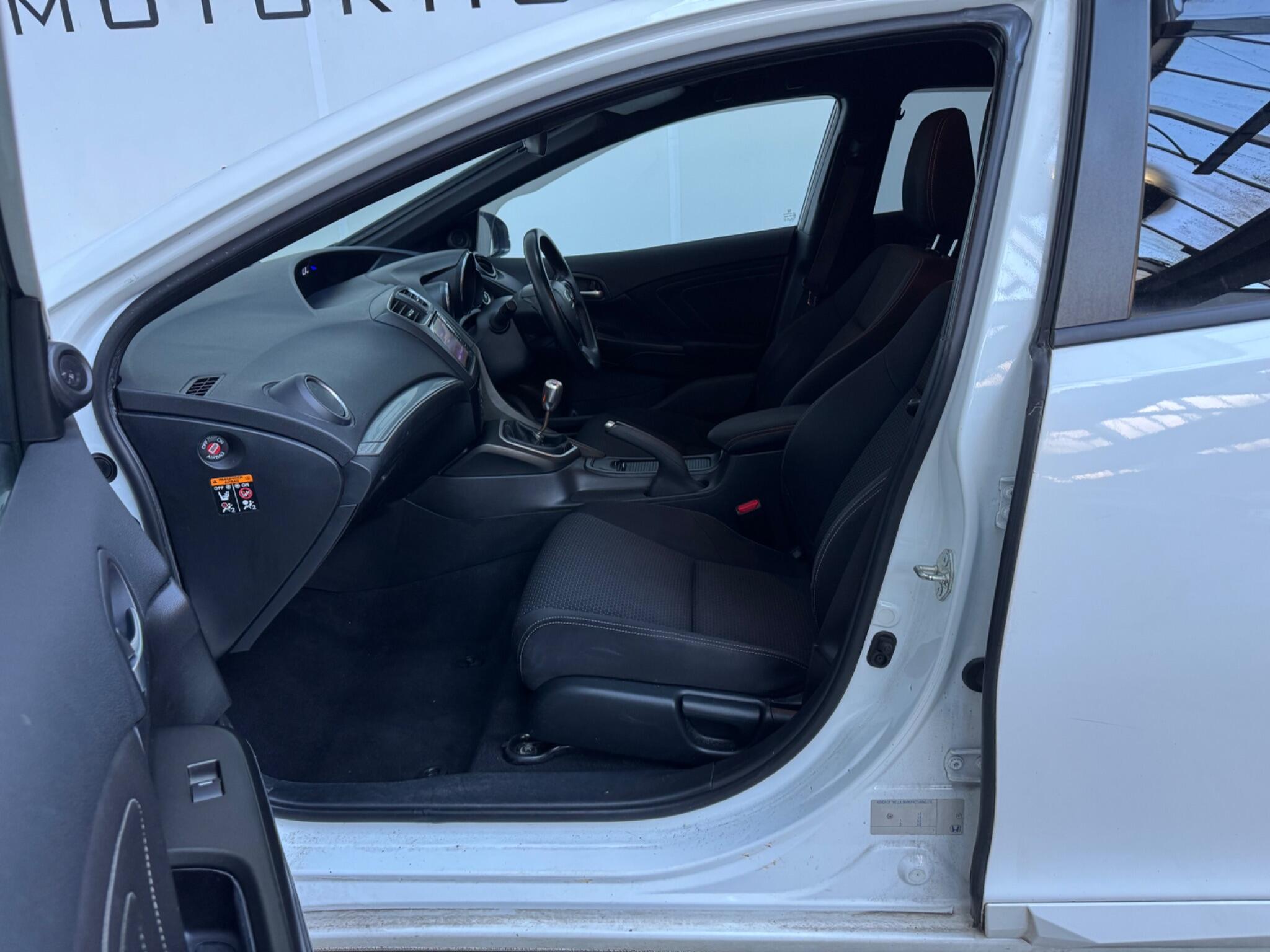 Honda Civic - Image 10