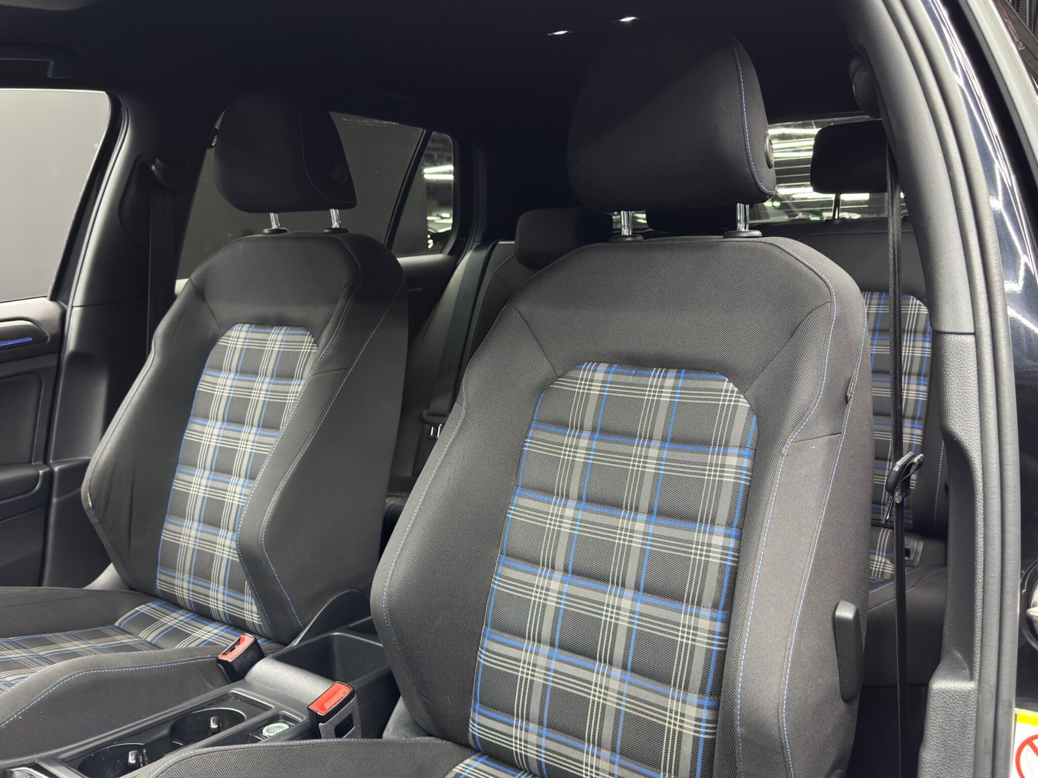 Volkswagen Golf - Image 14