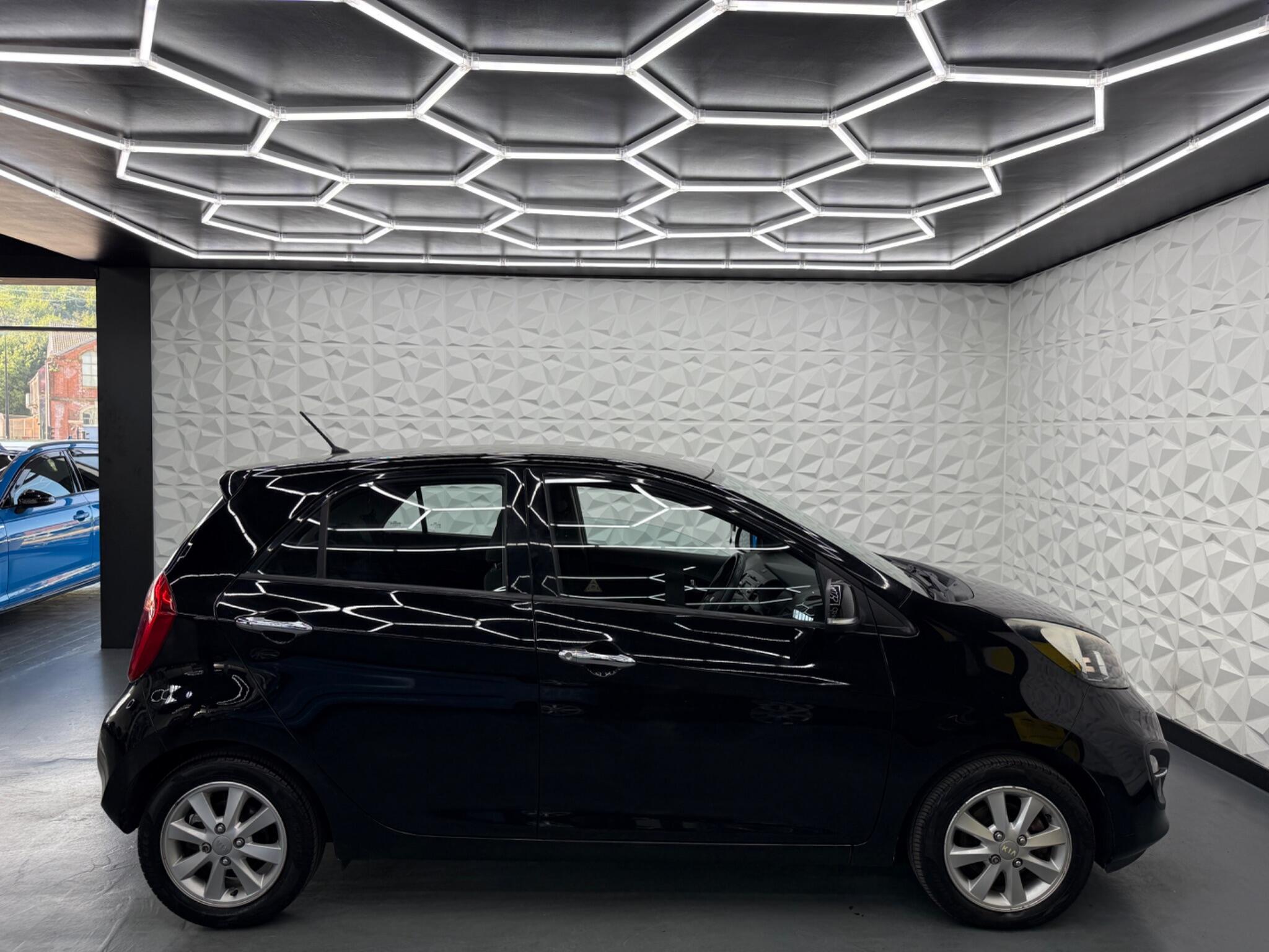 Kia Picanto - Image 12