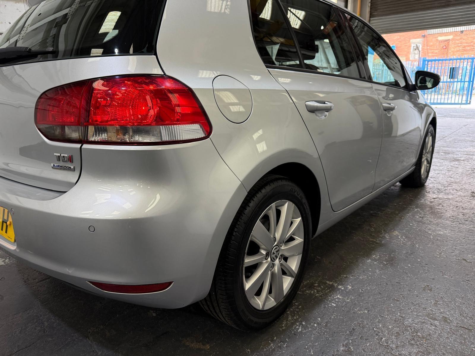 Volkswagen Golf - Image 7