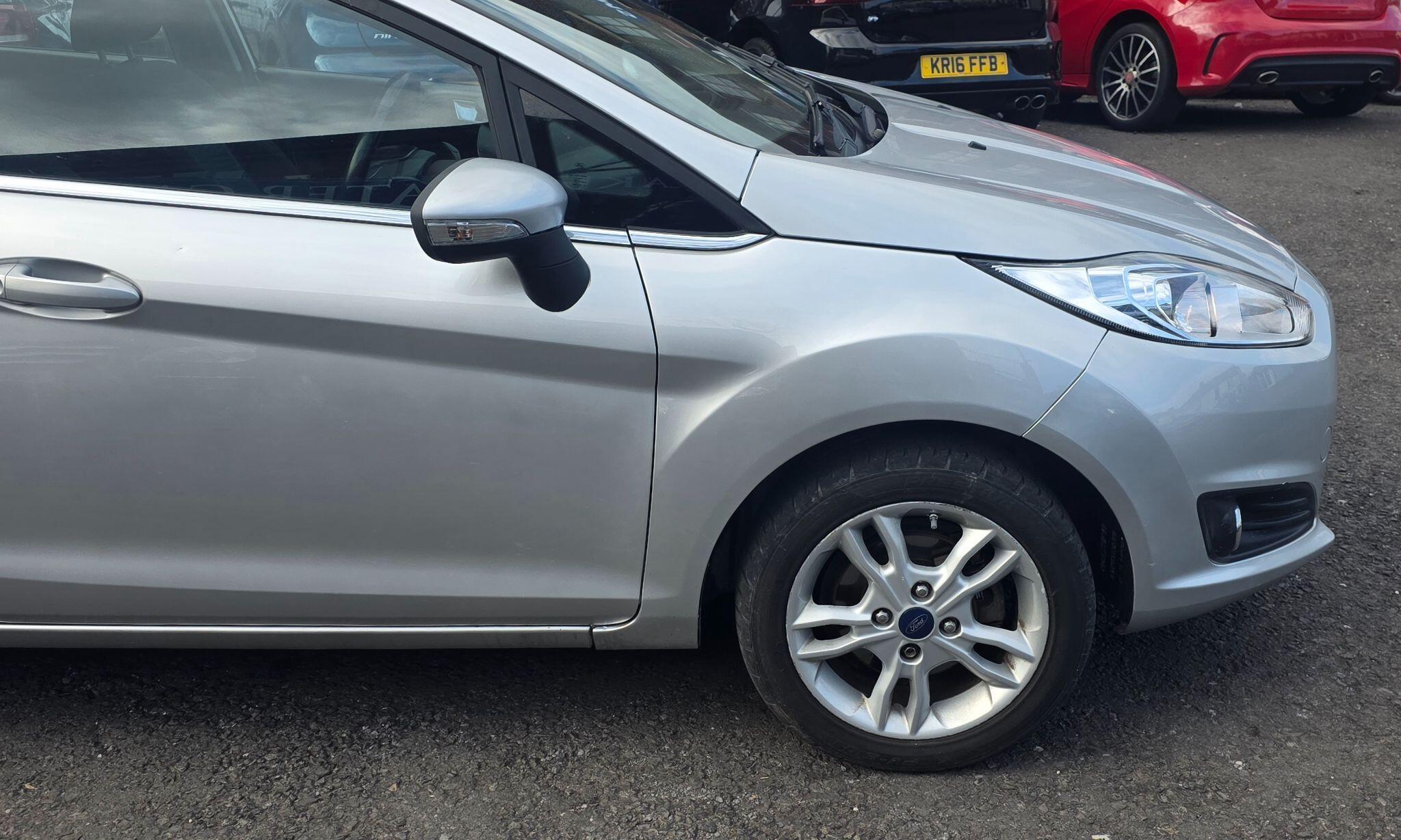 Ford Fiesta - Image 9