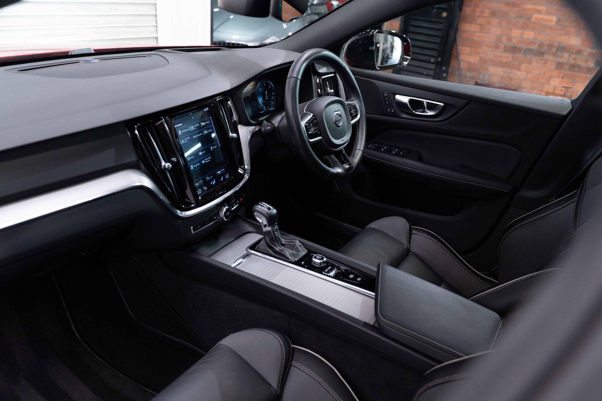 Volvo V60 - Image 12