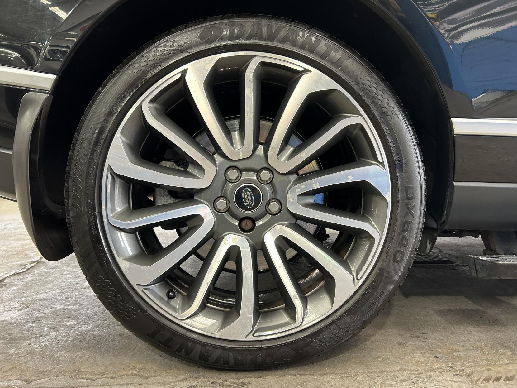 Land Rover Range Rover - Image 15