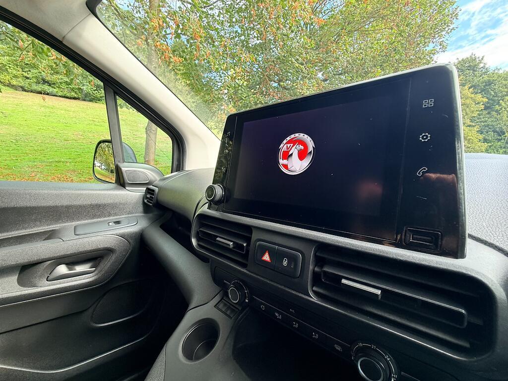 Vauxhall Combo - Image 17