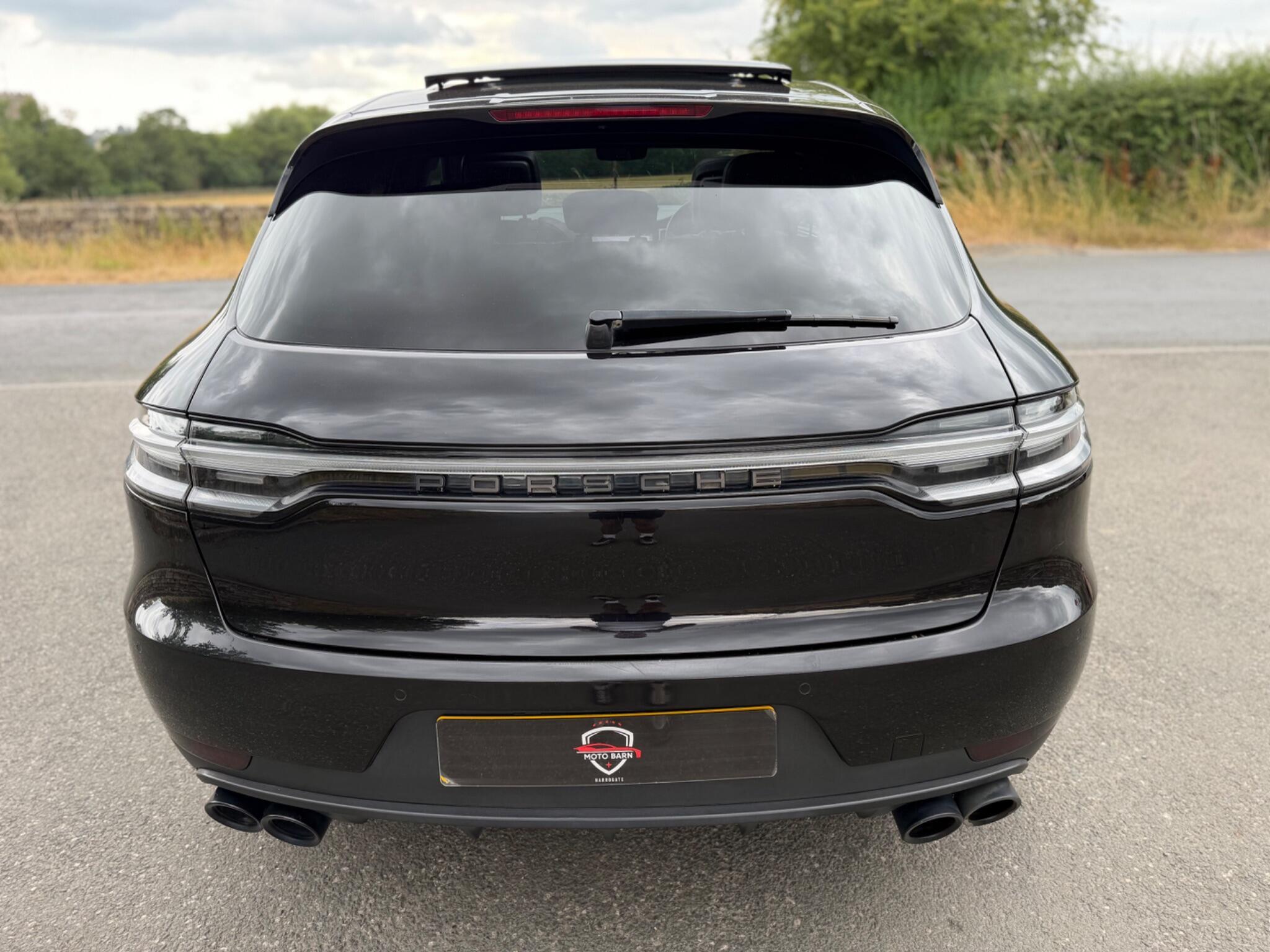 Porsche Macan - Image 4