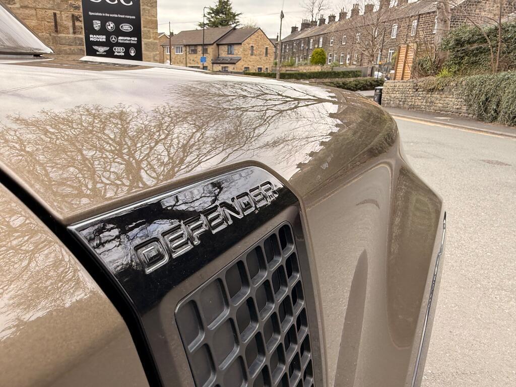 Land Rover Defender 90 - Image 25