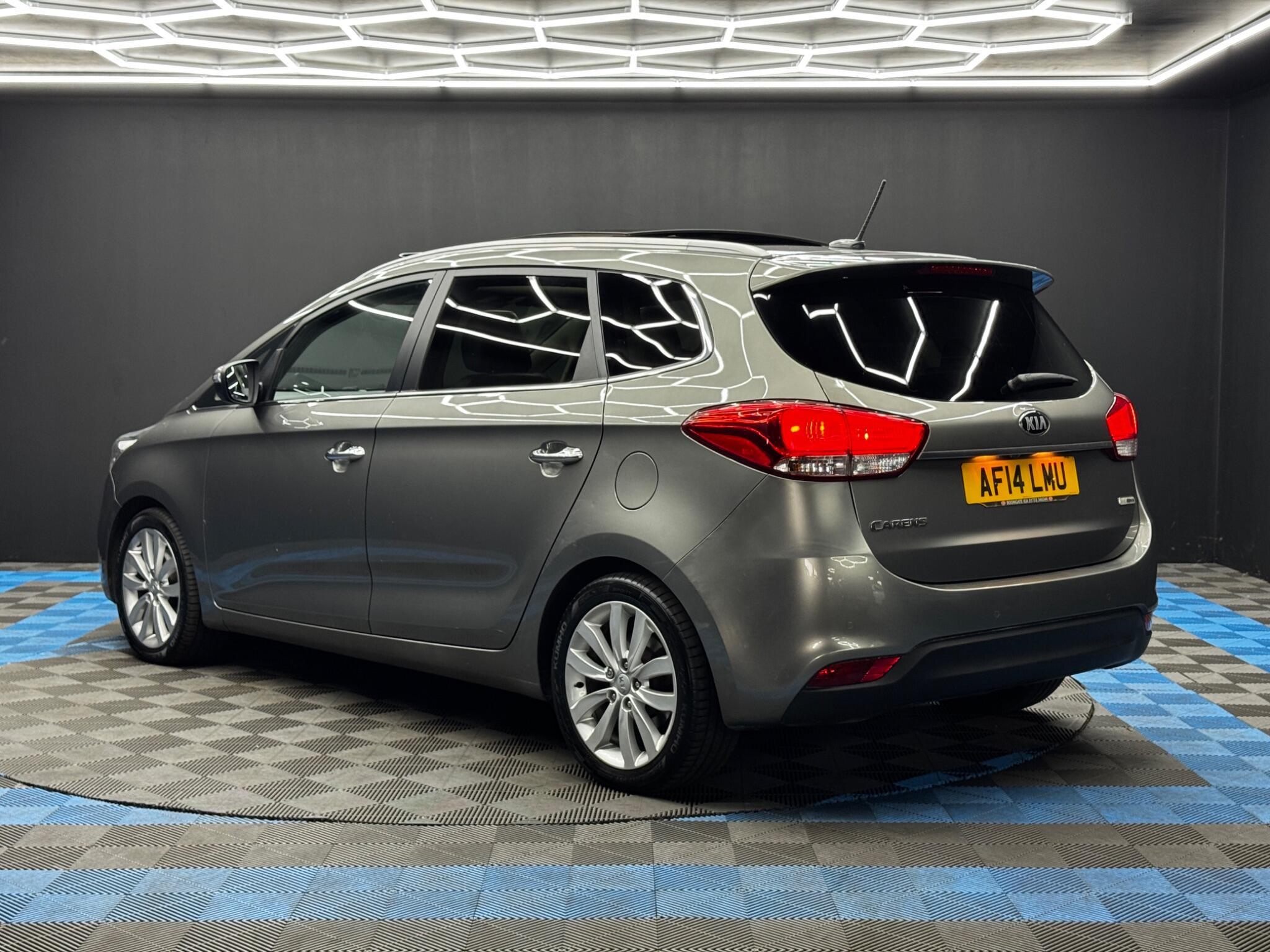Kia Carens - Image 7