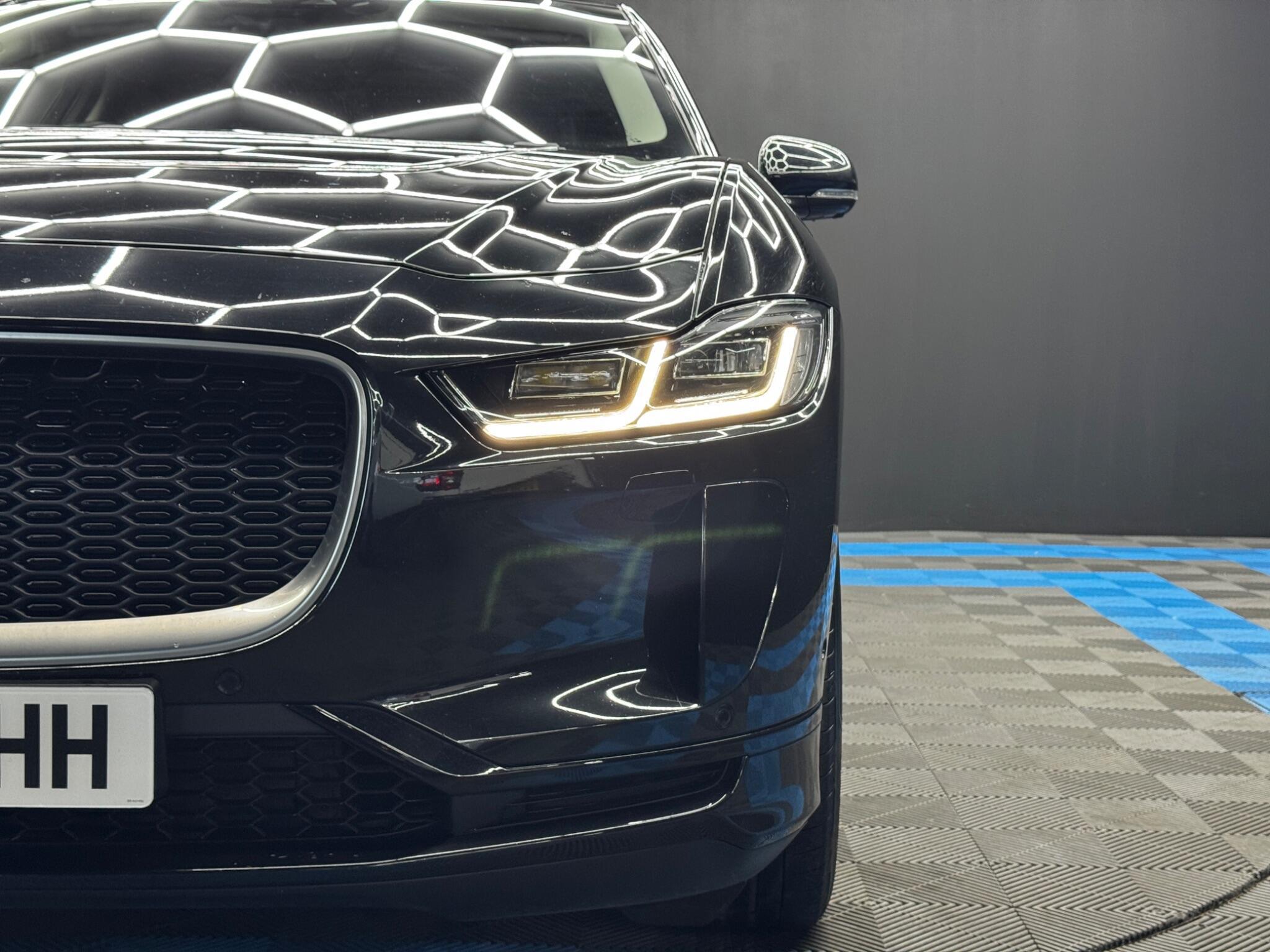 Jaguar I-Pace - Image 47