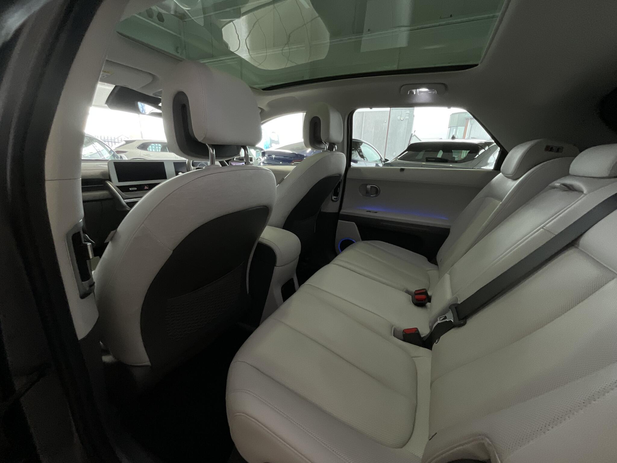 Hyundai Ioniq 5 - Image 12