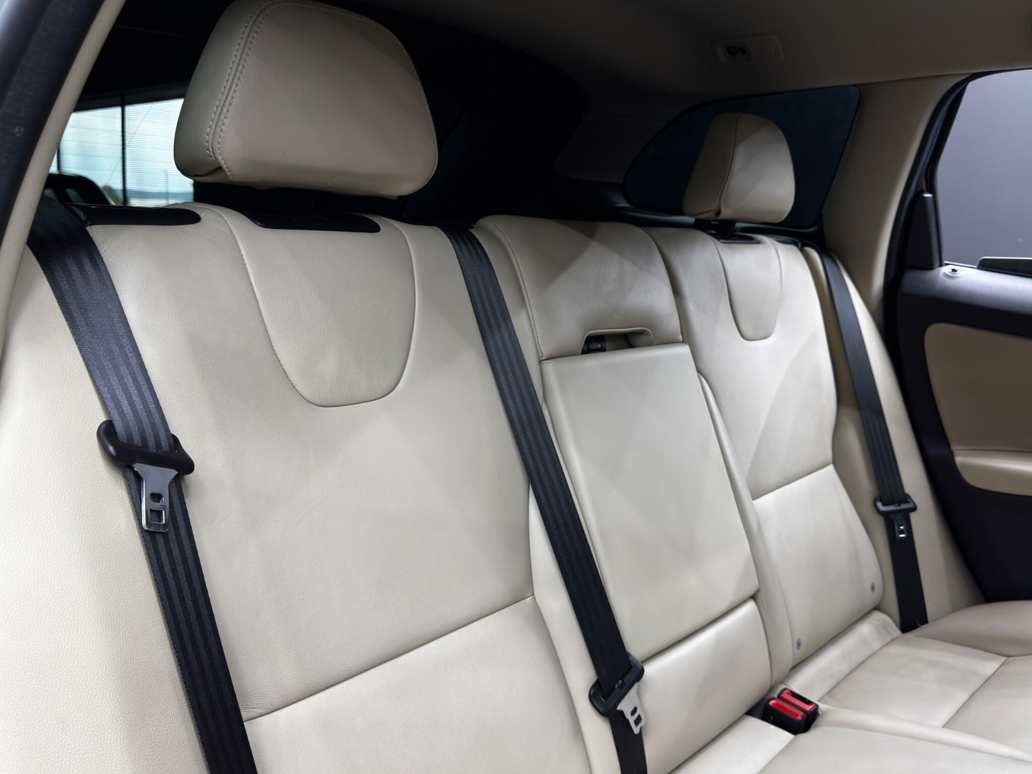 Volvo XC60 - Image 15