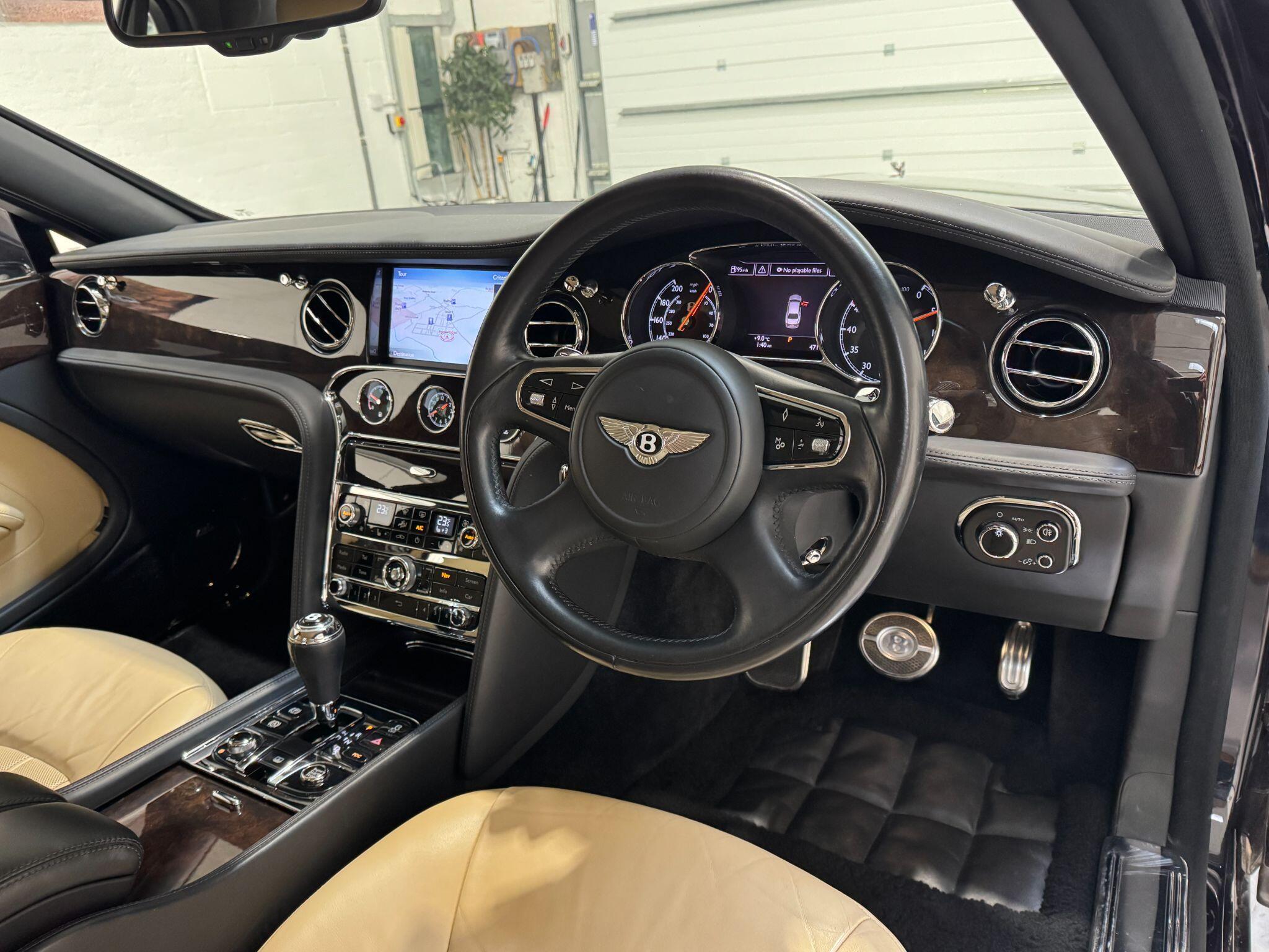 Bentley Mulsanne - Image 17