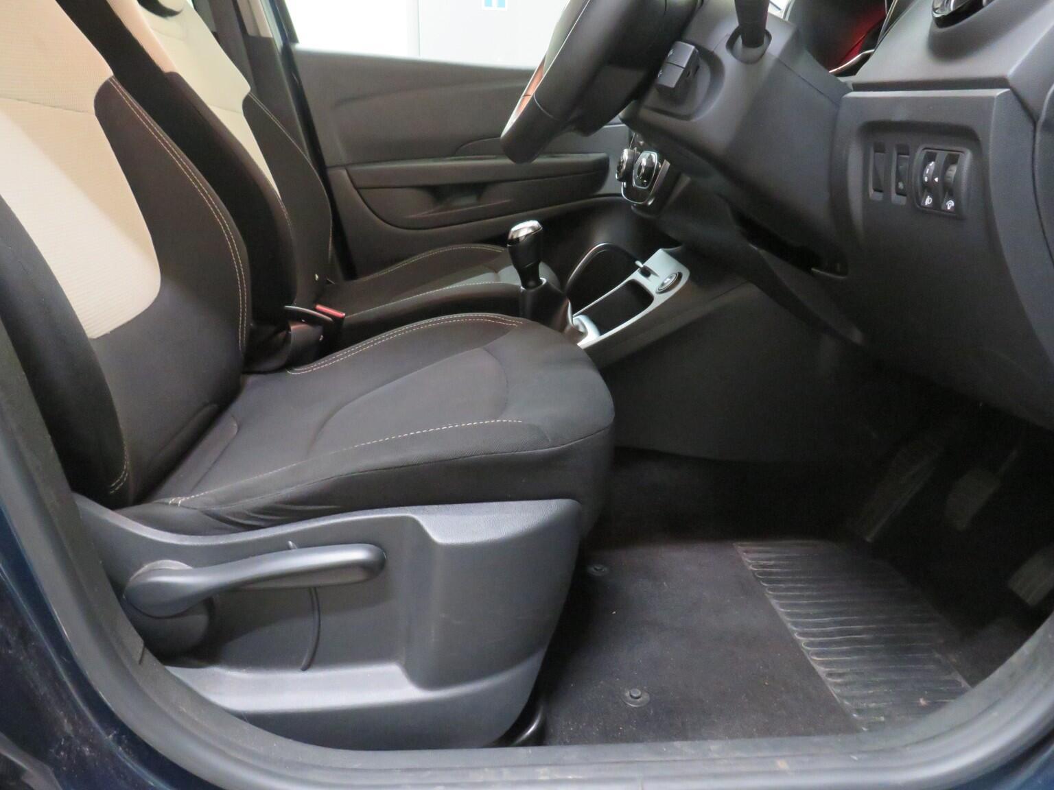 Renault Captur - Image 17