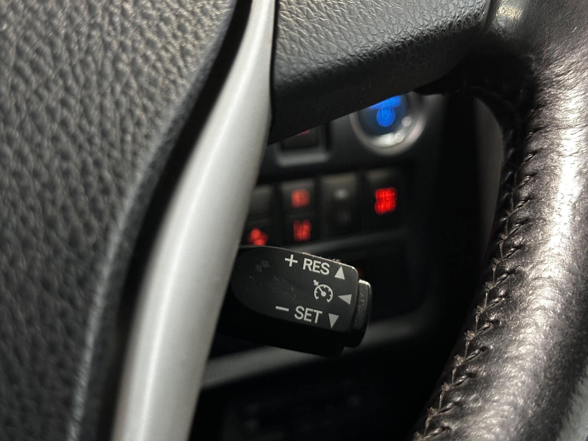 Toyota Noah - Image 30