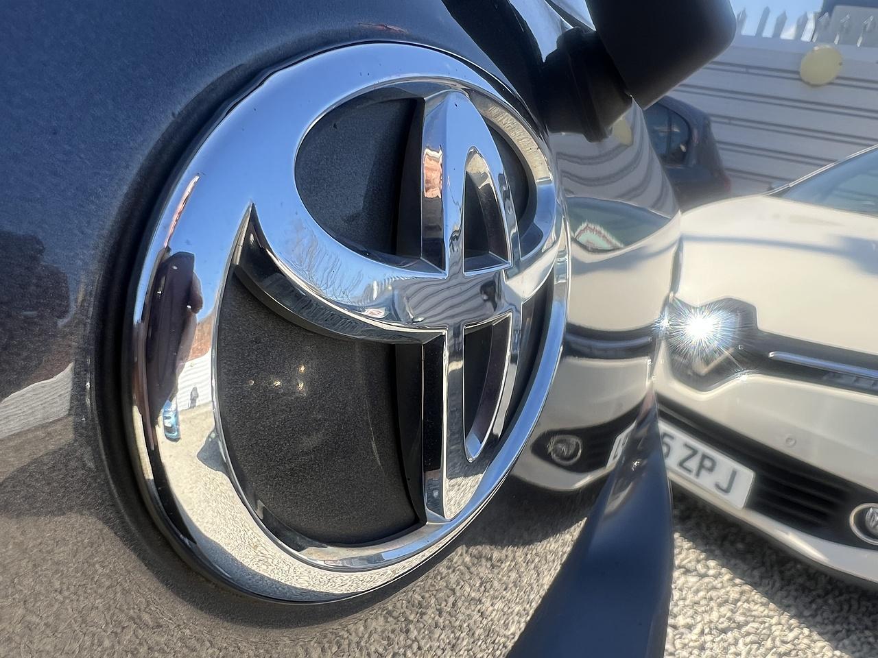 Toyota Yaris - Image 7