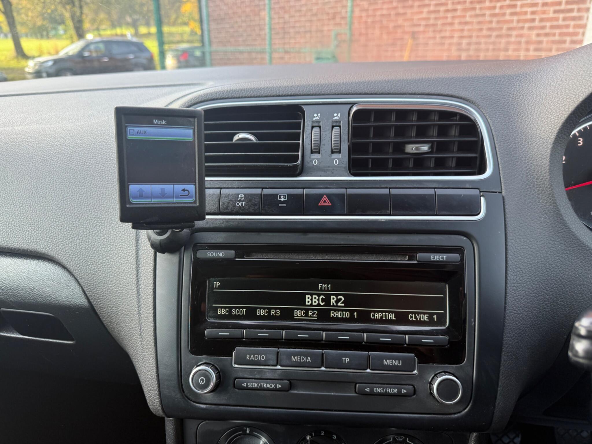 Volkswagen Polo - Image 9