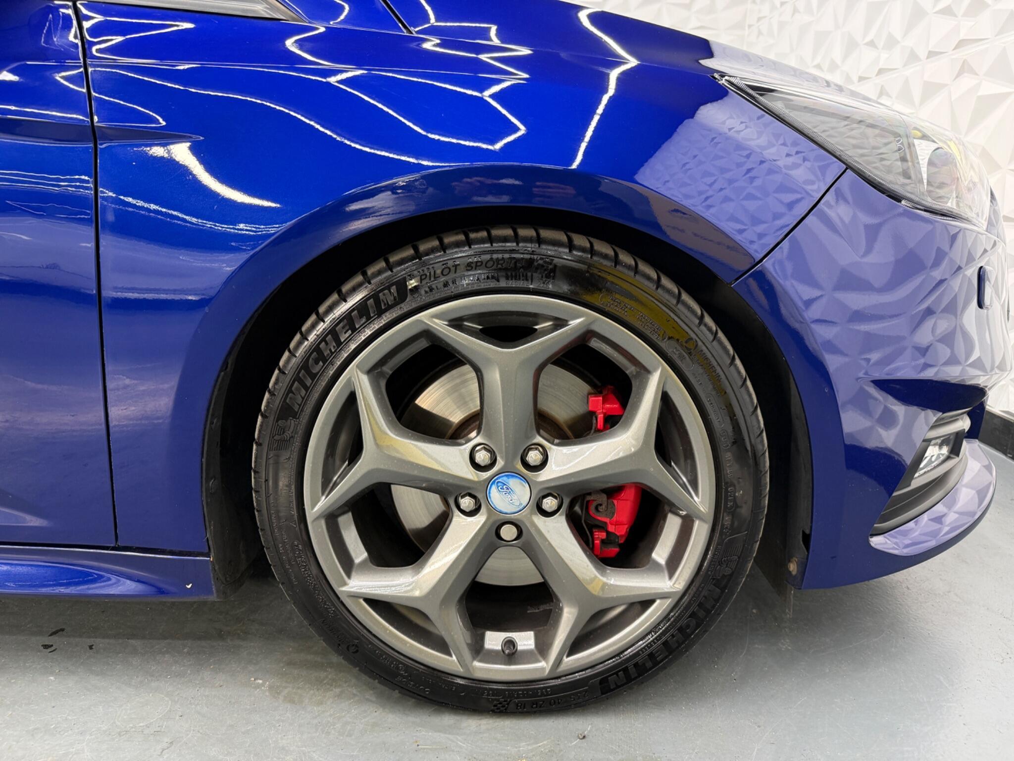 Ford Focus - Image 15