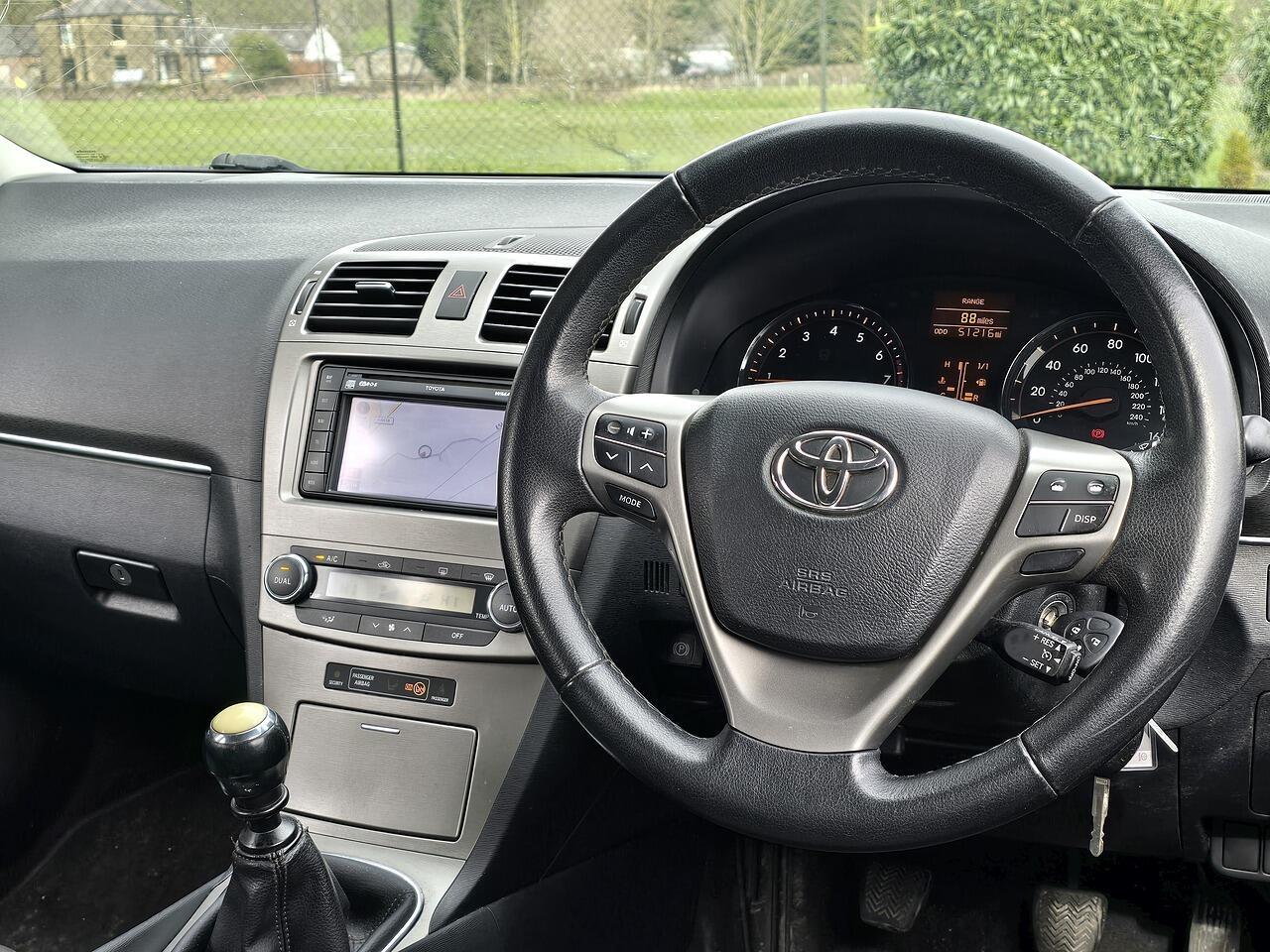 Toyota Avensis - Image 8