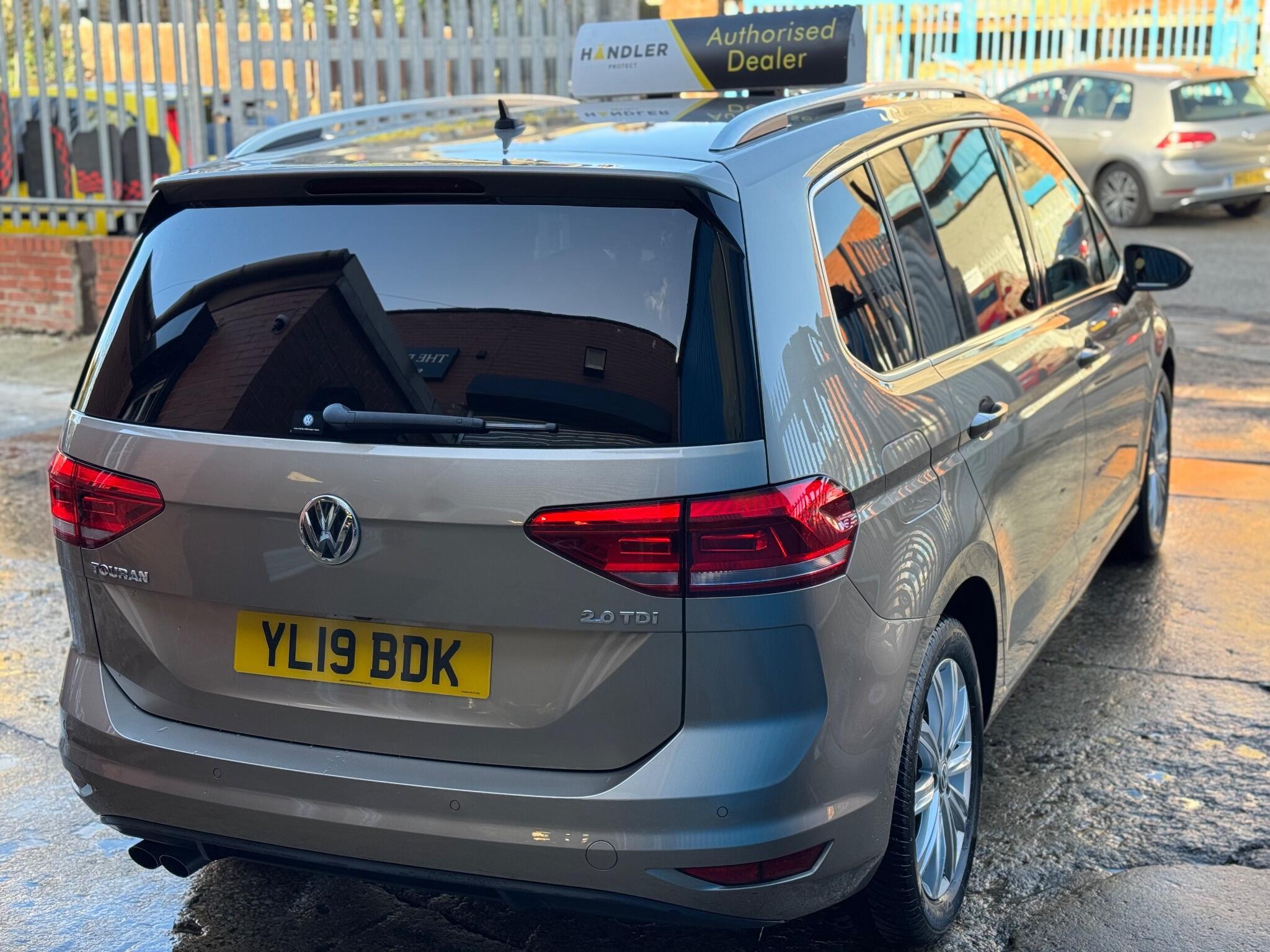 Volkswagen Touran - Image 8