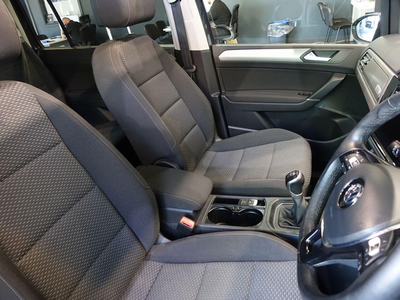 Volkswagen Touran - Image 15