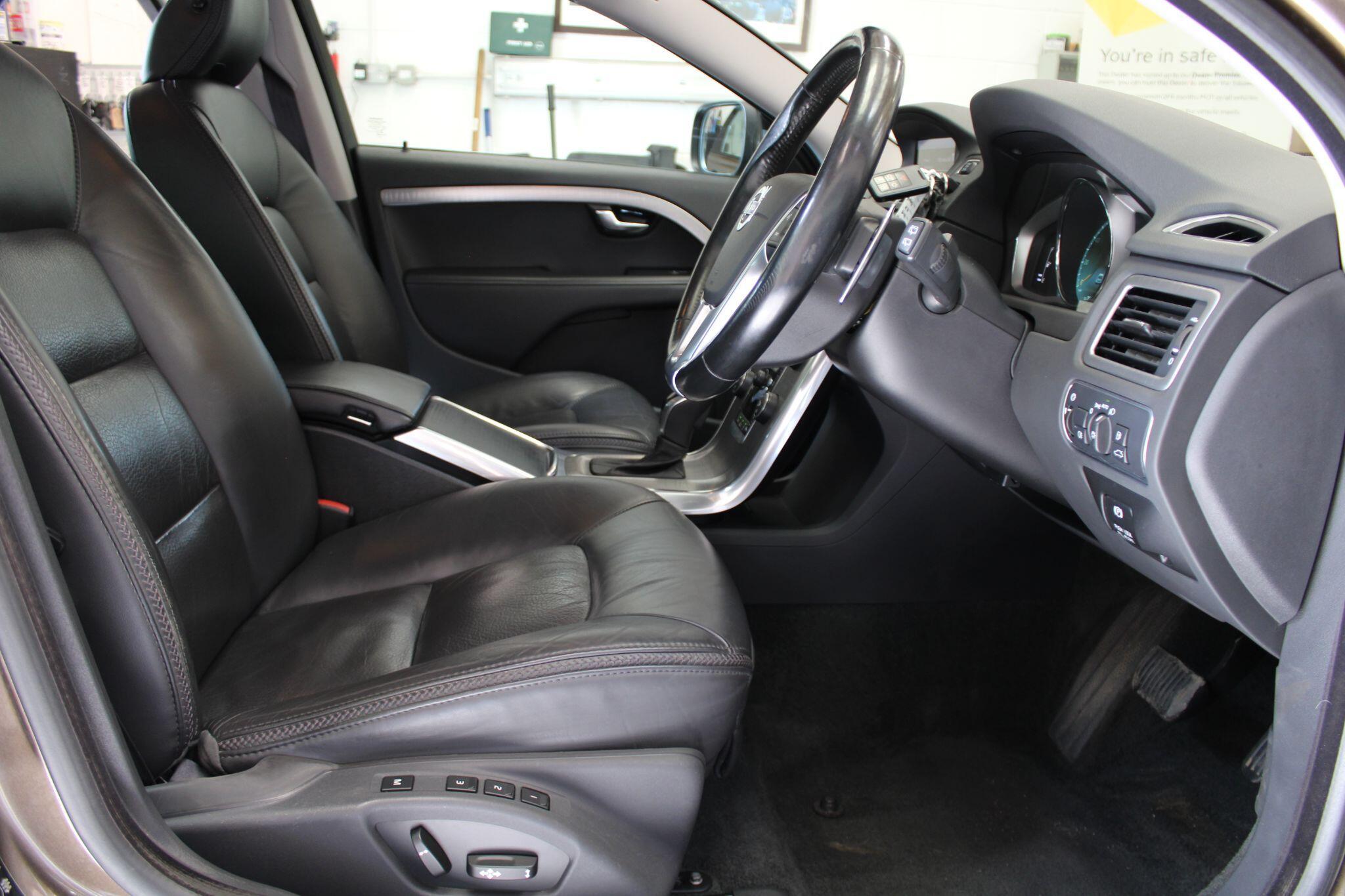 Volvo XC70 - Image 44