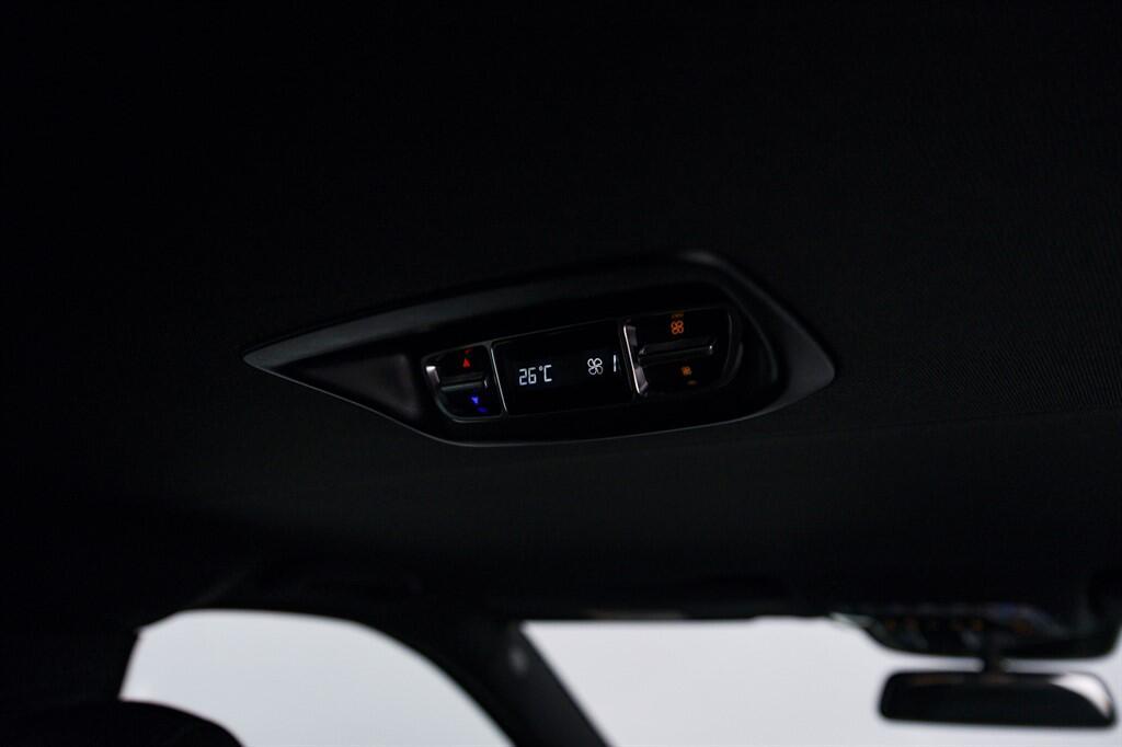 Mercedes V Class - Image 21