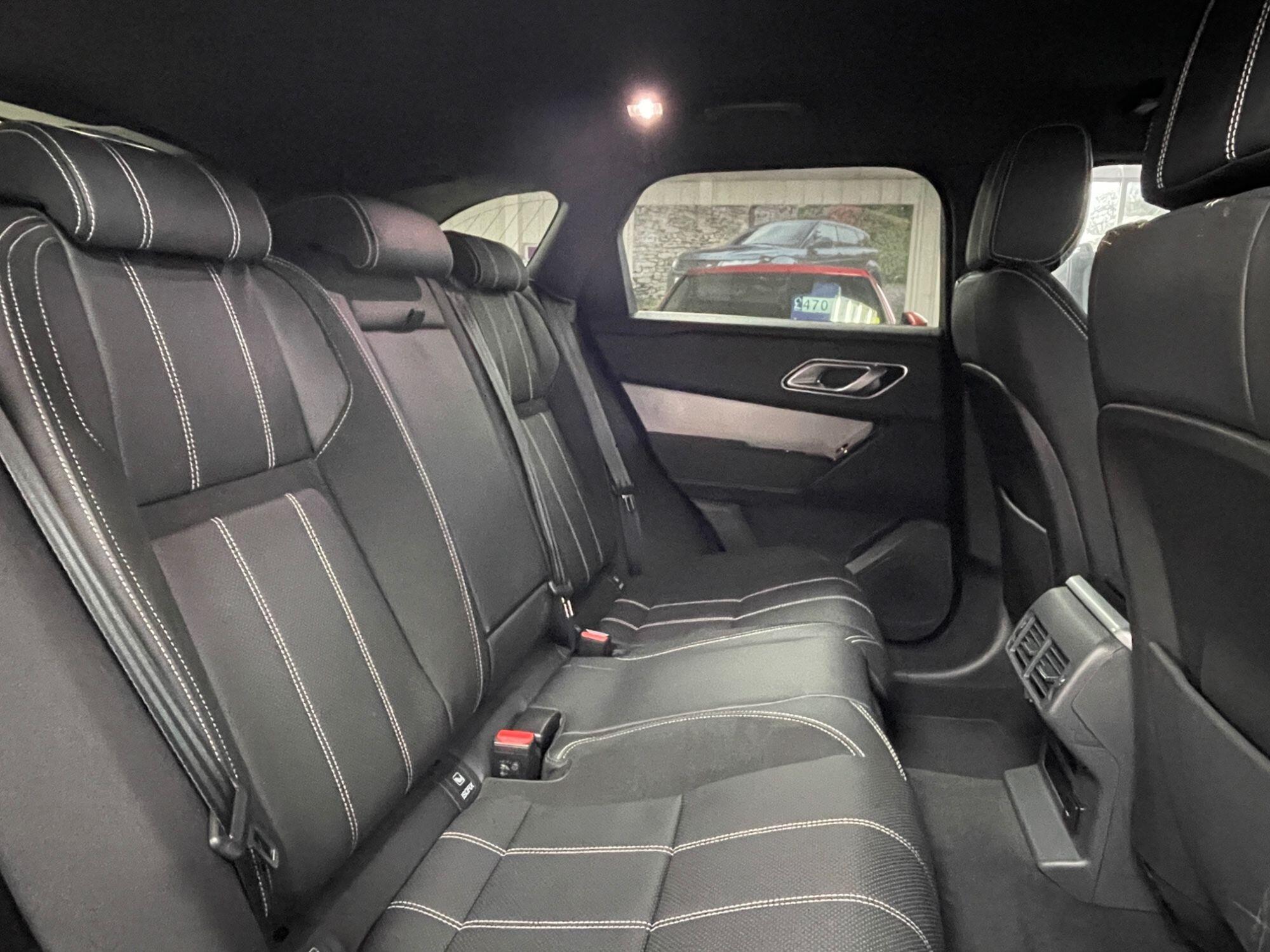 Land Rover Range Rover Velar - Image 29