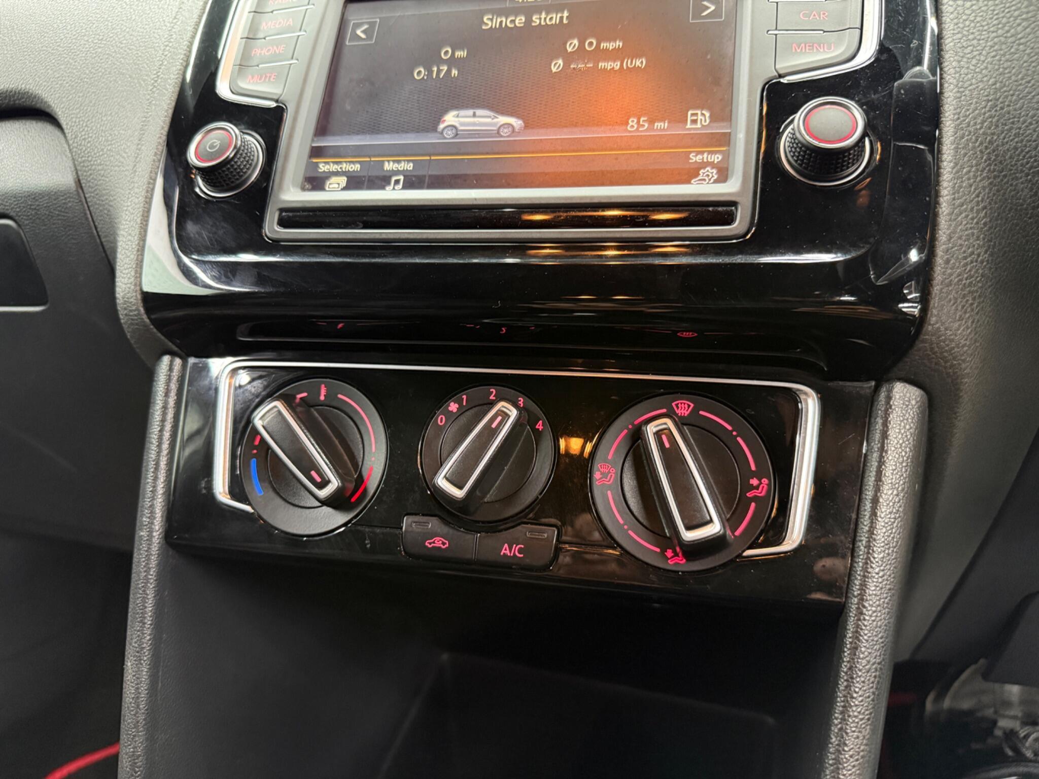 Volkswagen Polo - Image 36