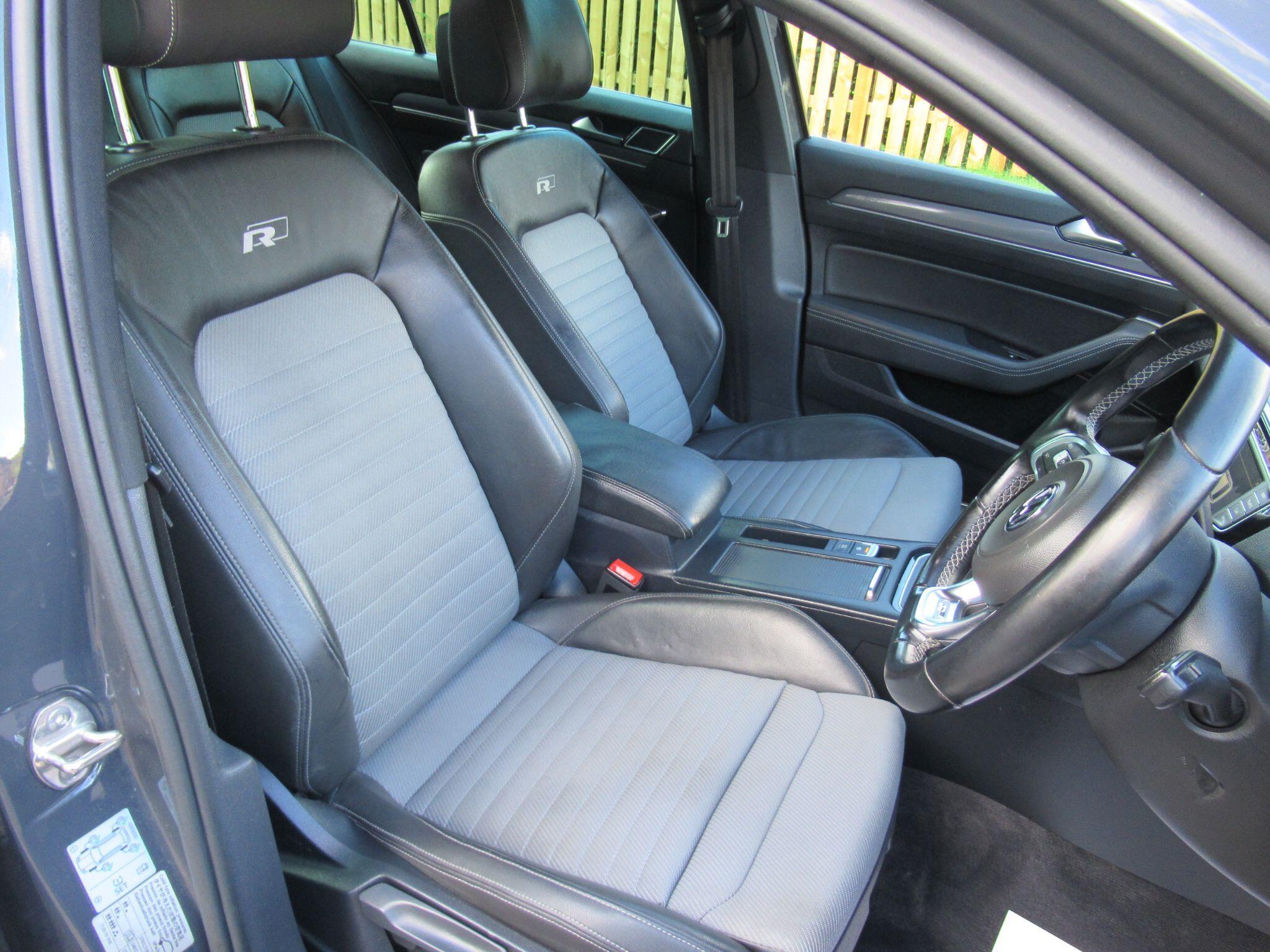 Volkswagen Passat - Image 17
