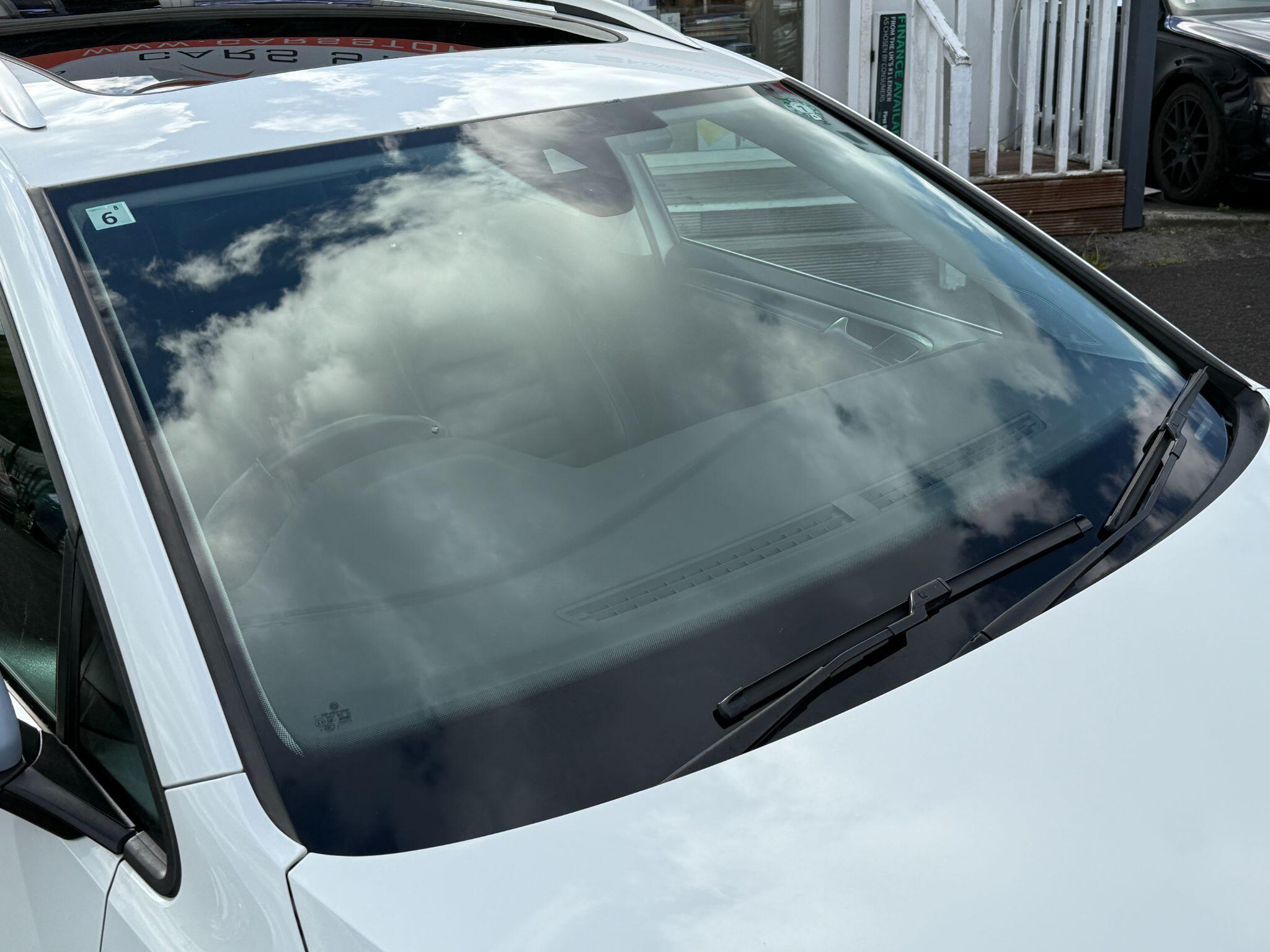 Volkswagen Golf - Image 16