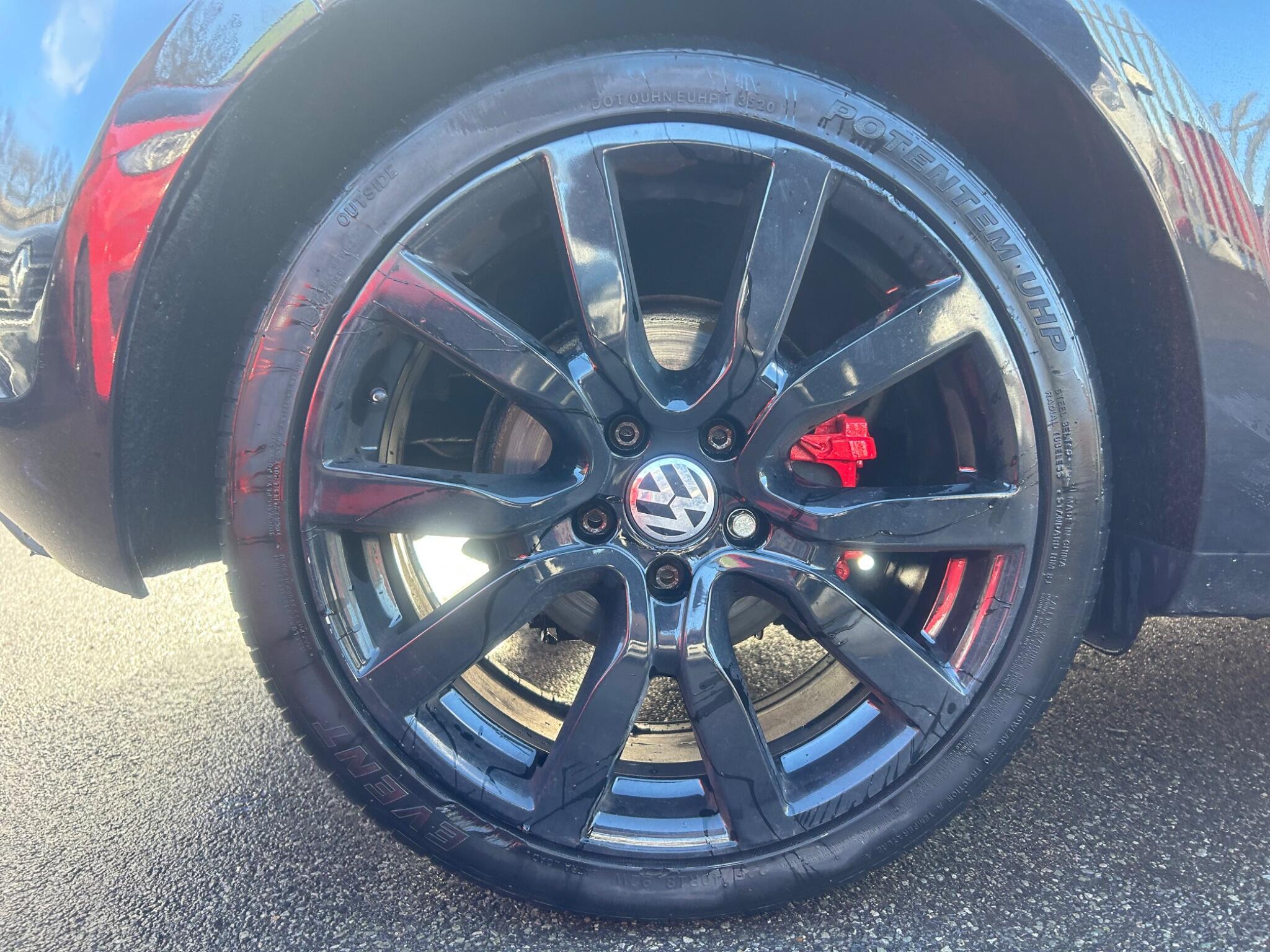 Volkswagen Golf - Image 37