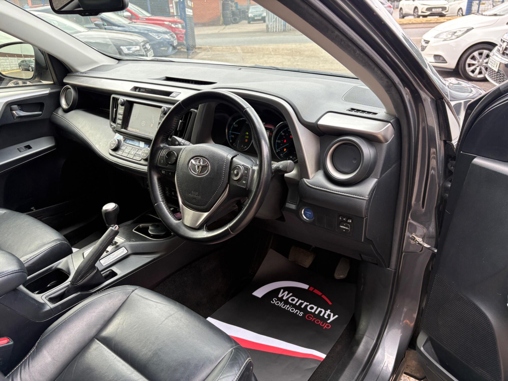 Toyota RAV4 - Image 12