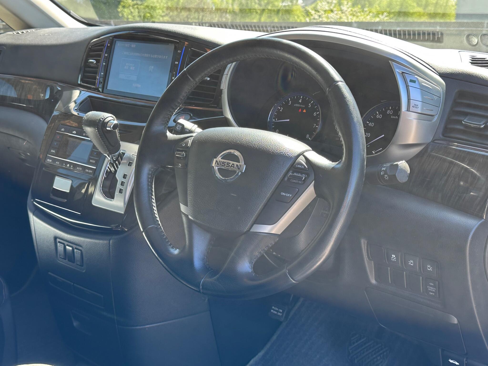 Nissan Elgrand - Image 16