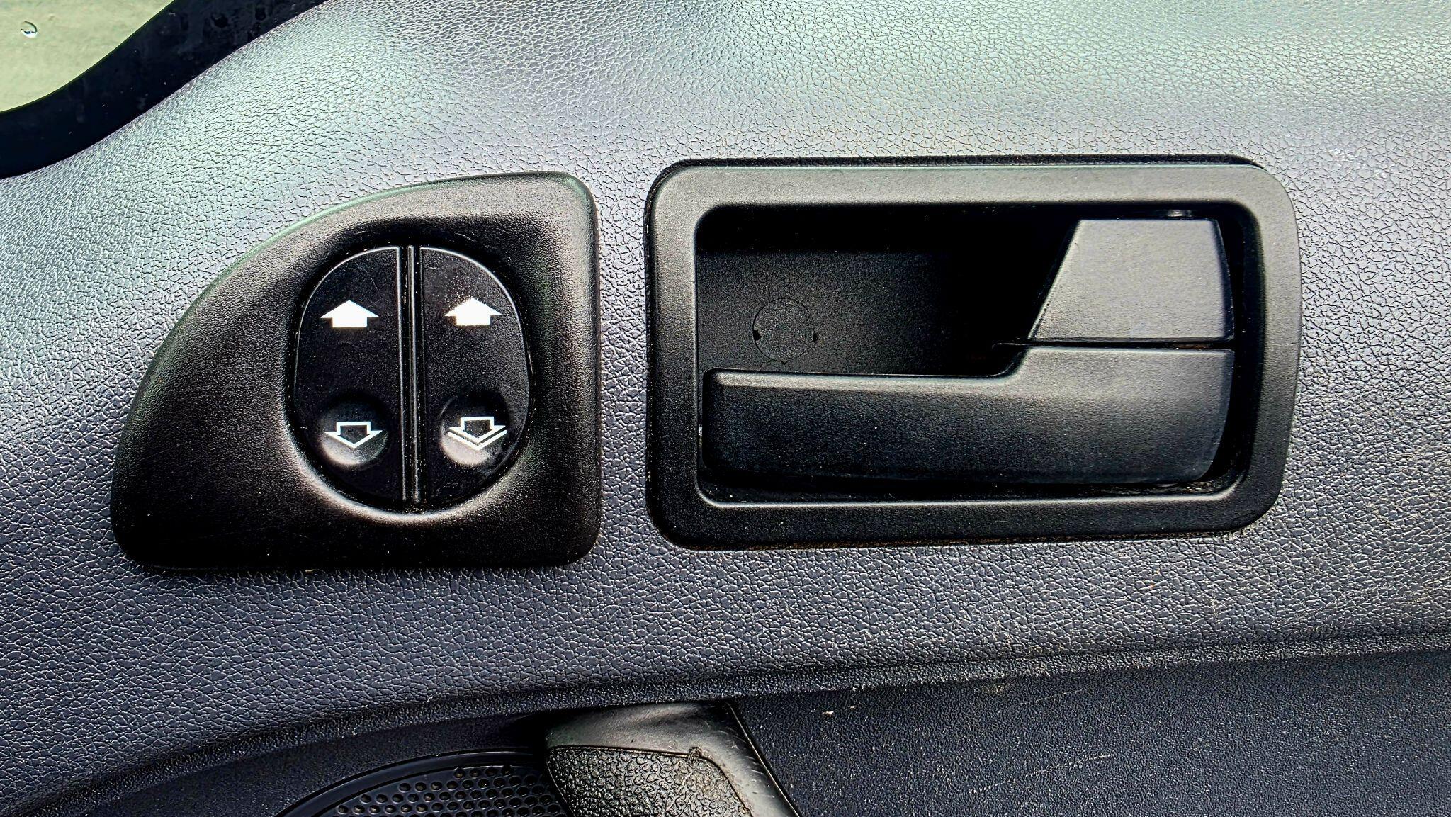 Ford Transit Connect - Image 19