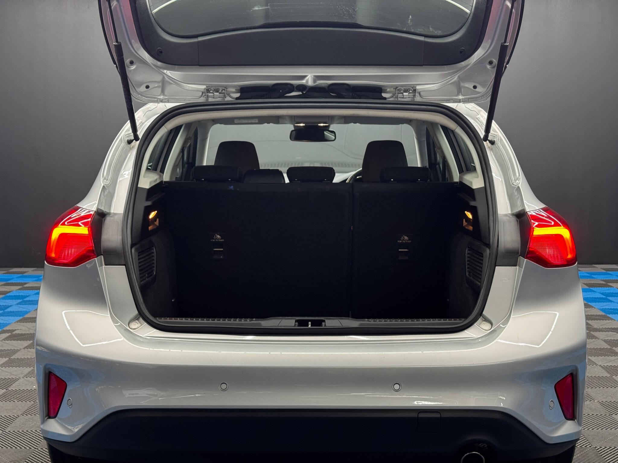 Ford Focus - Image 38