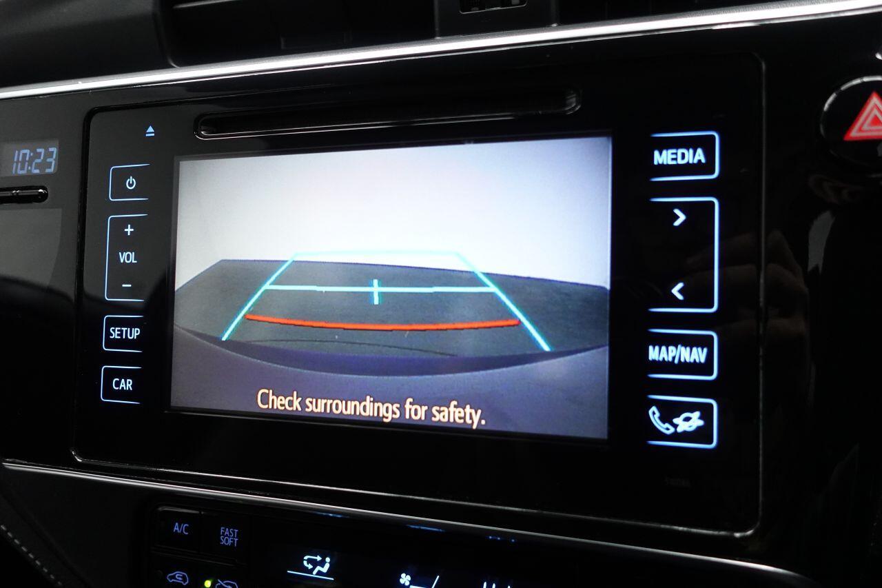 Toyota Auris - Image 21